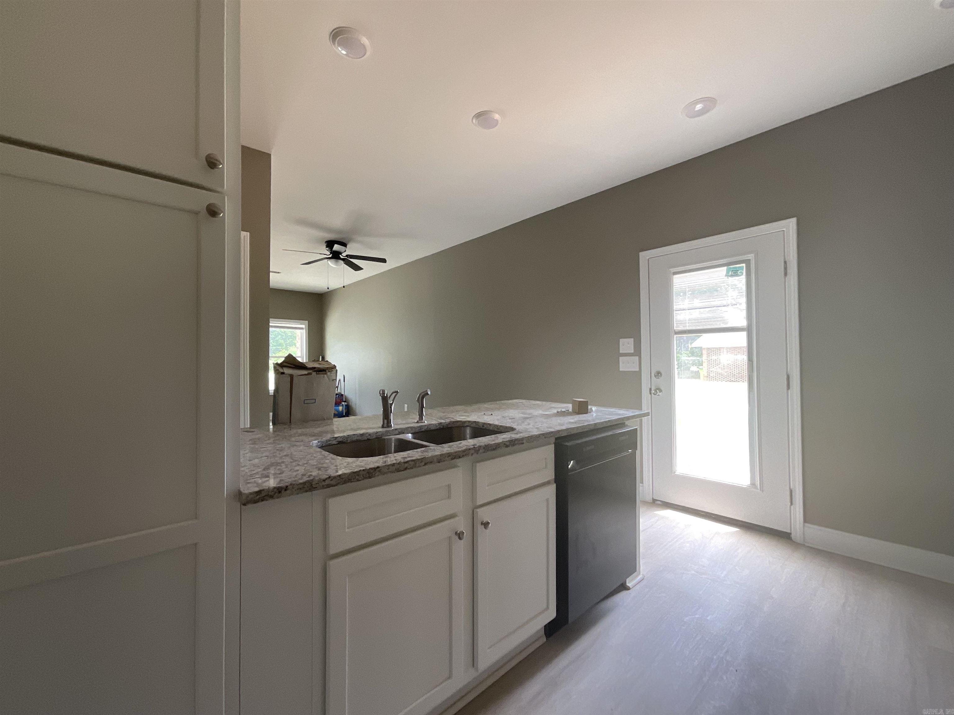 406 & 408 England Street Property Photo 10