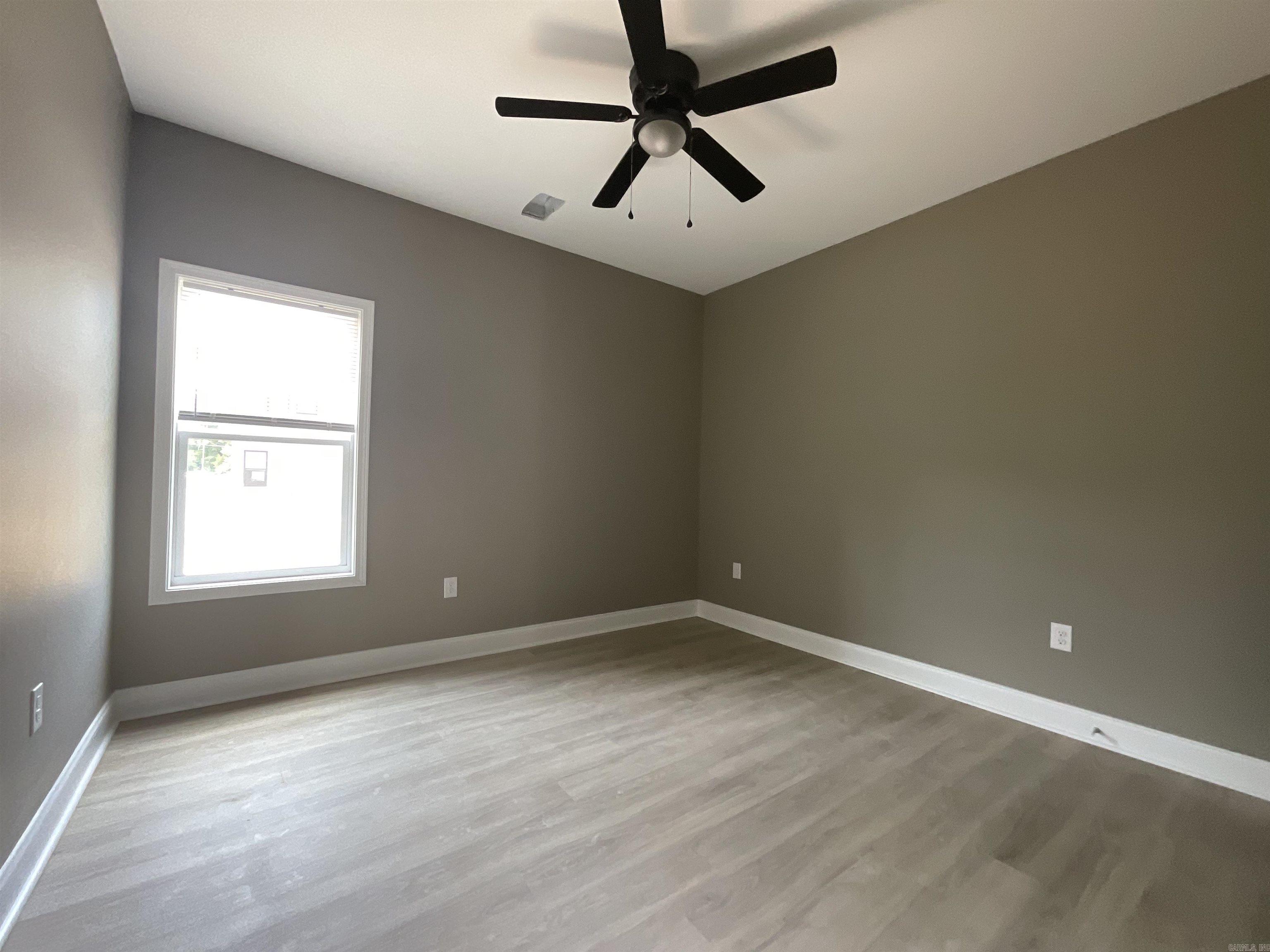 406 & 408 England Street Property Photo 13