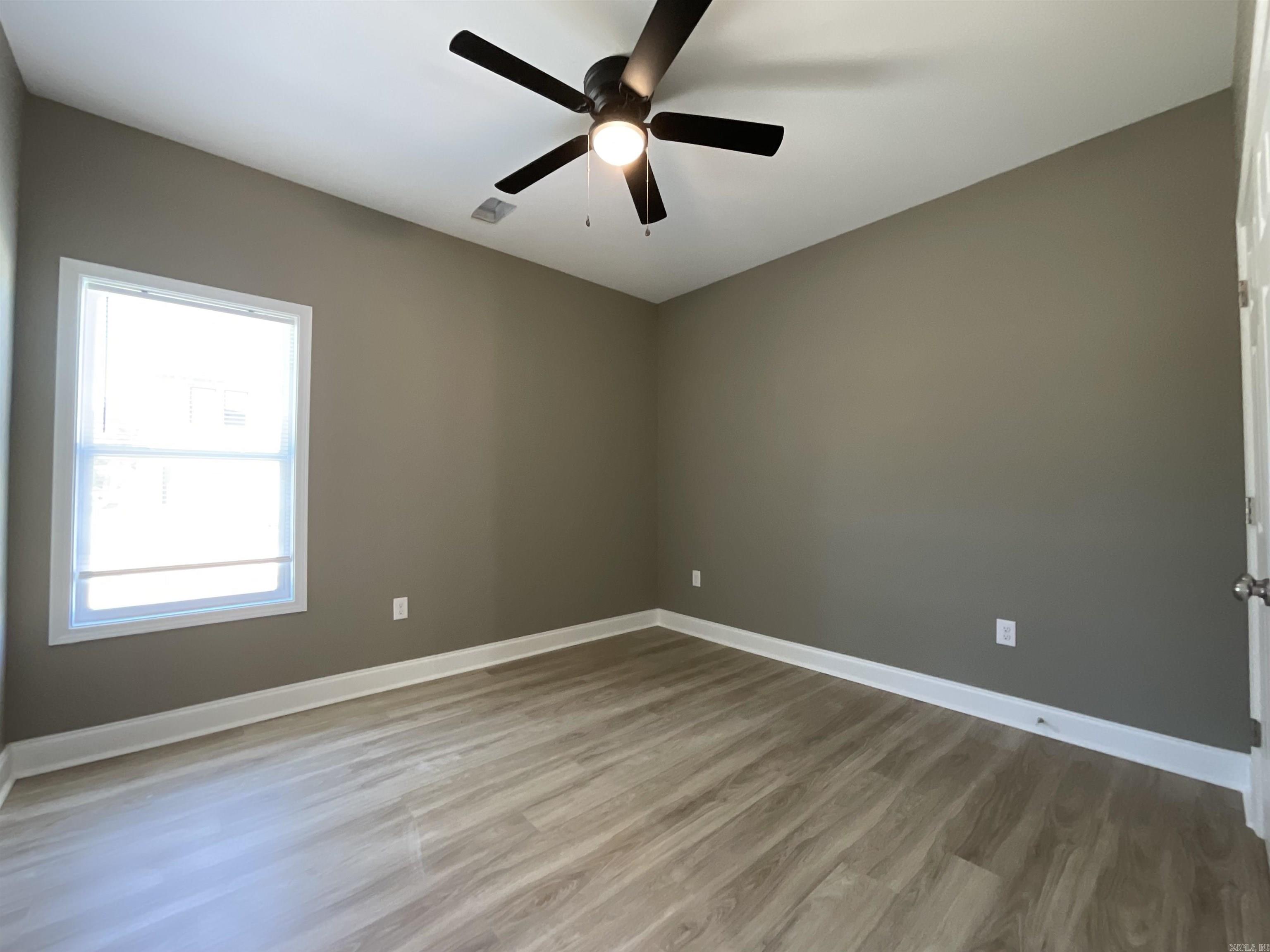 406 & 408 England Street Property Photo 13