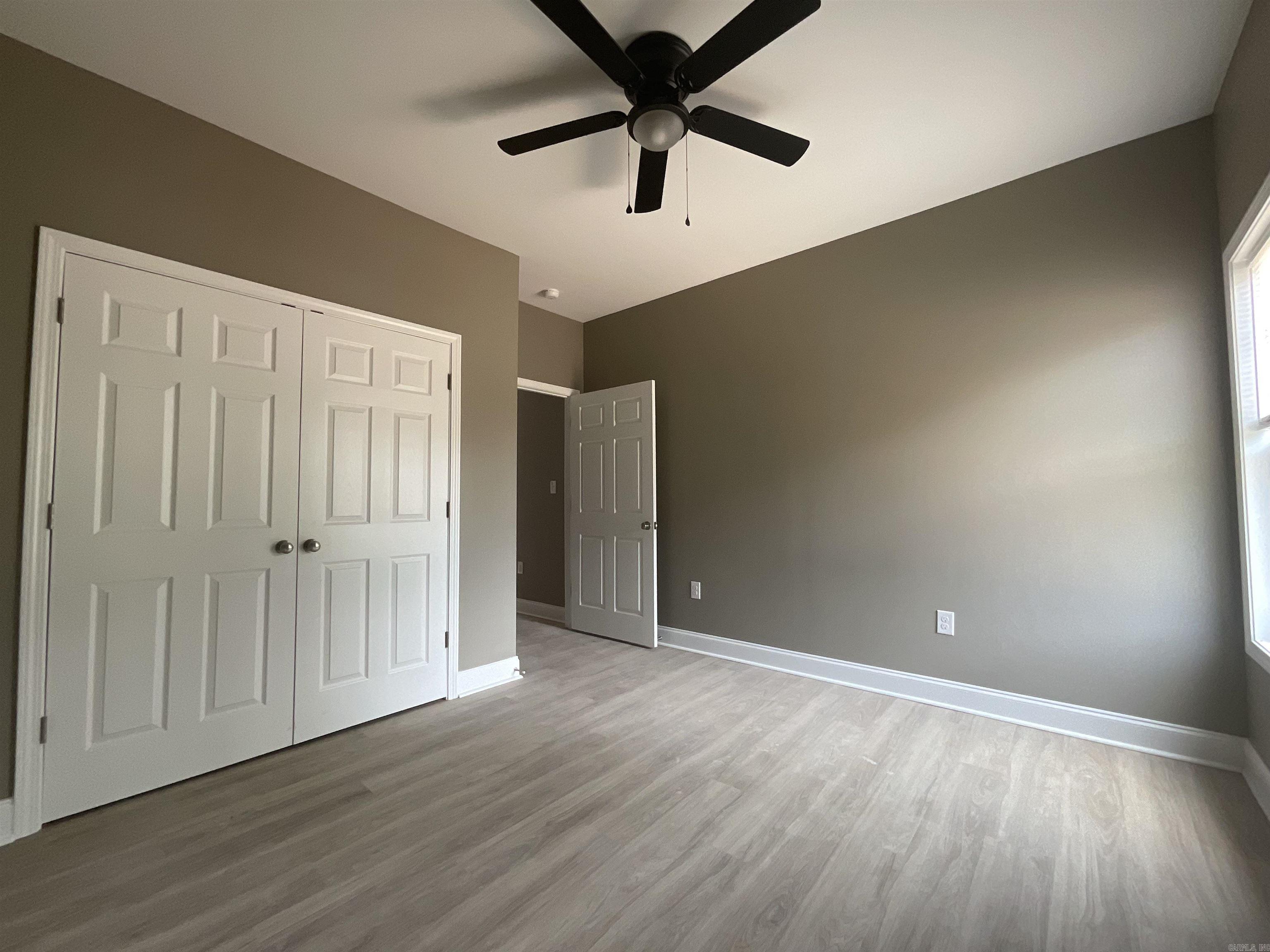 406 & 408 England Street Property Photo 14