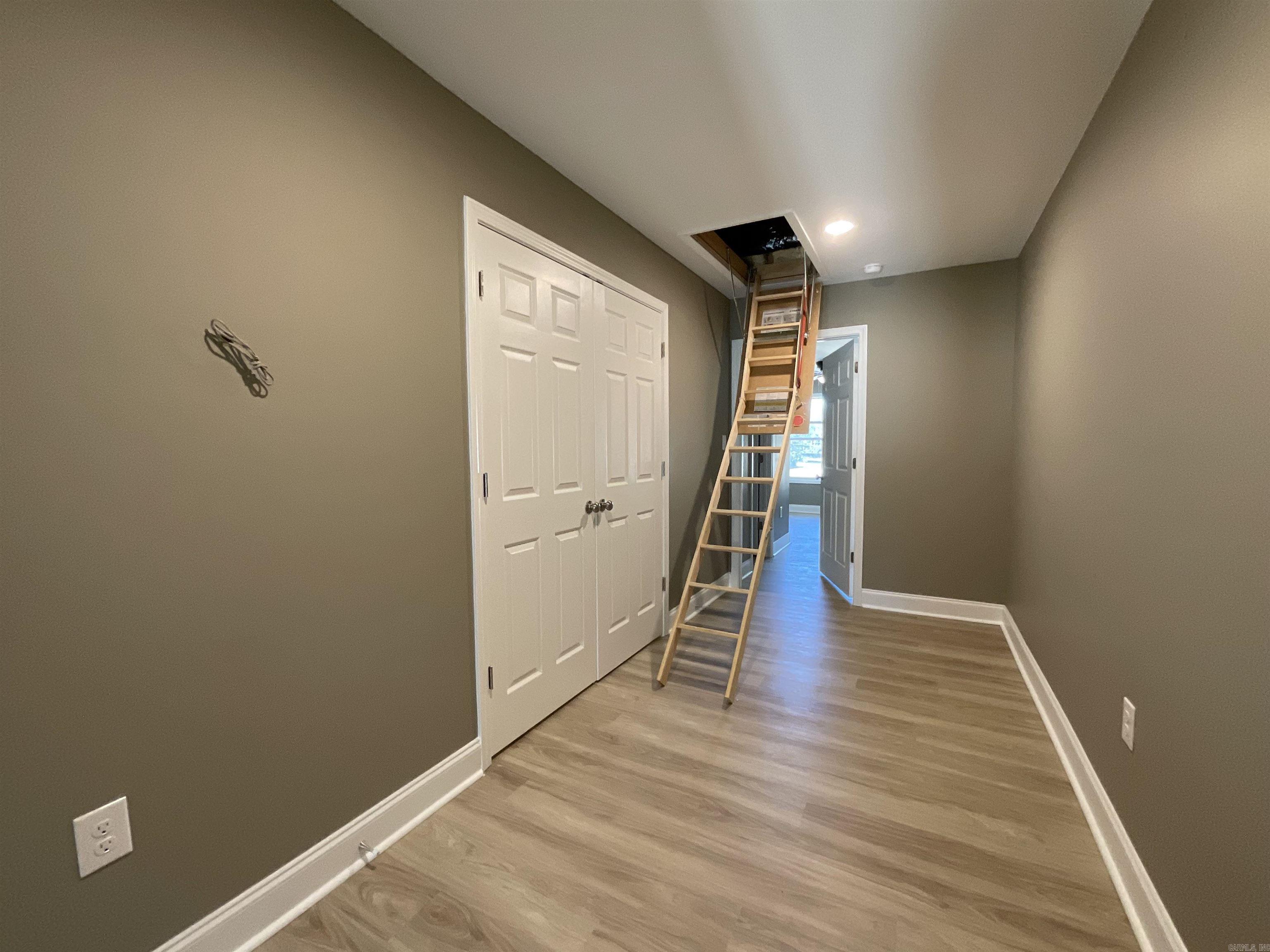 406 & 408 England Street Property Photo 16