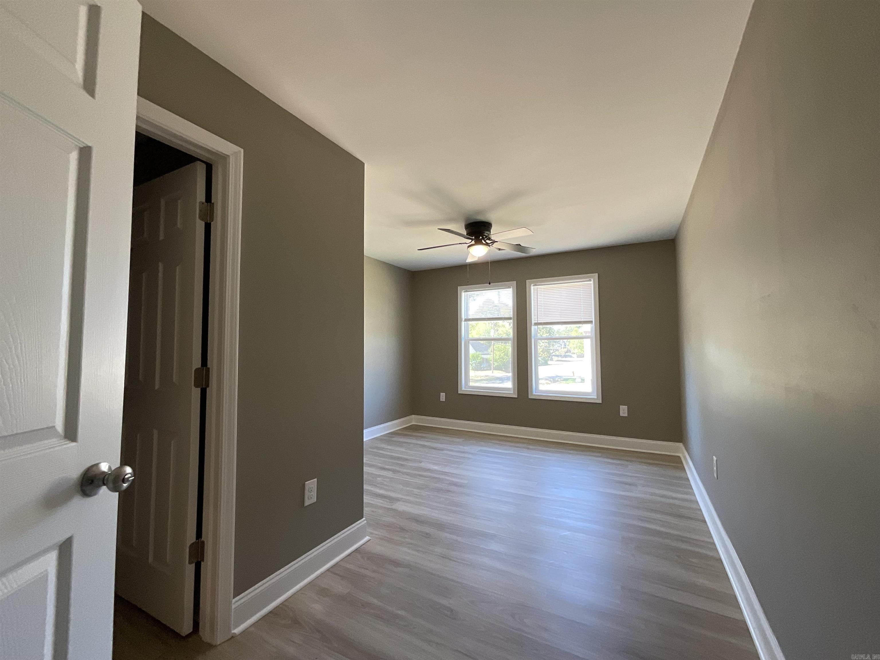 406 & 408 England Street Property Photo 19