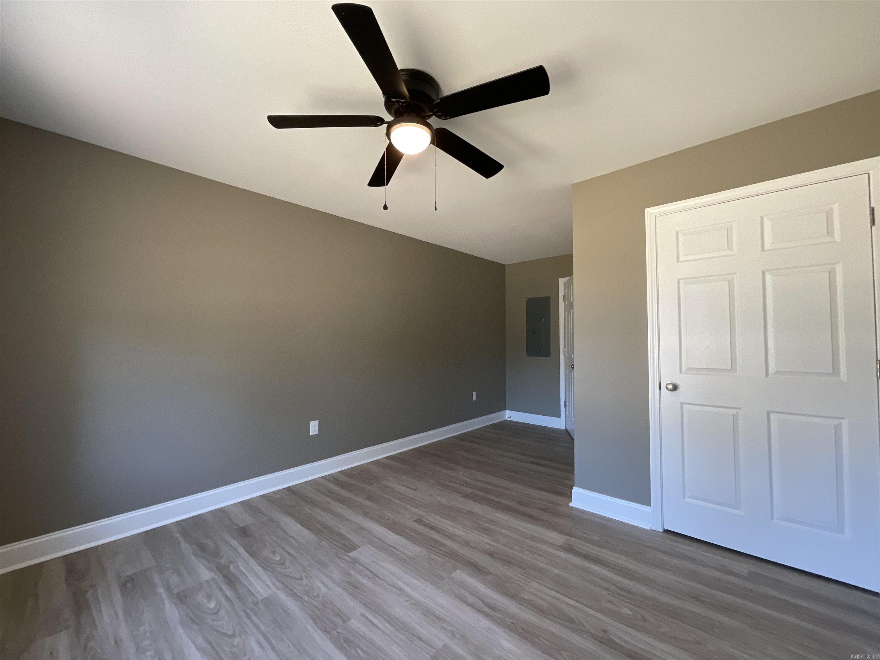 406 & 408 England Street Property Photo 20