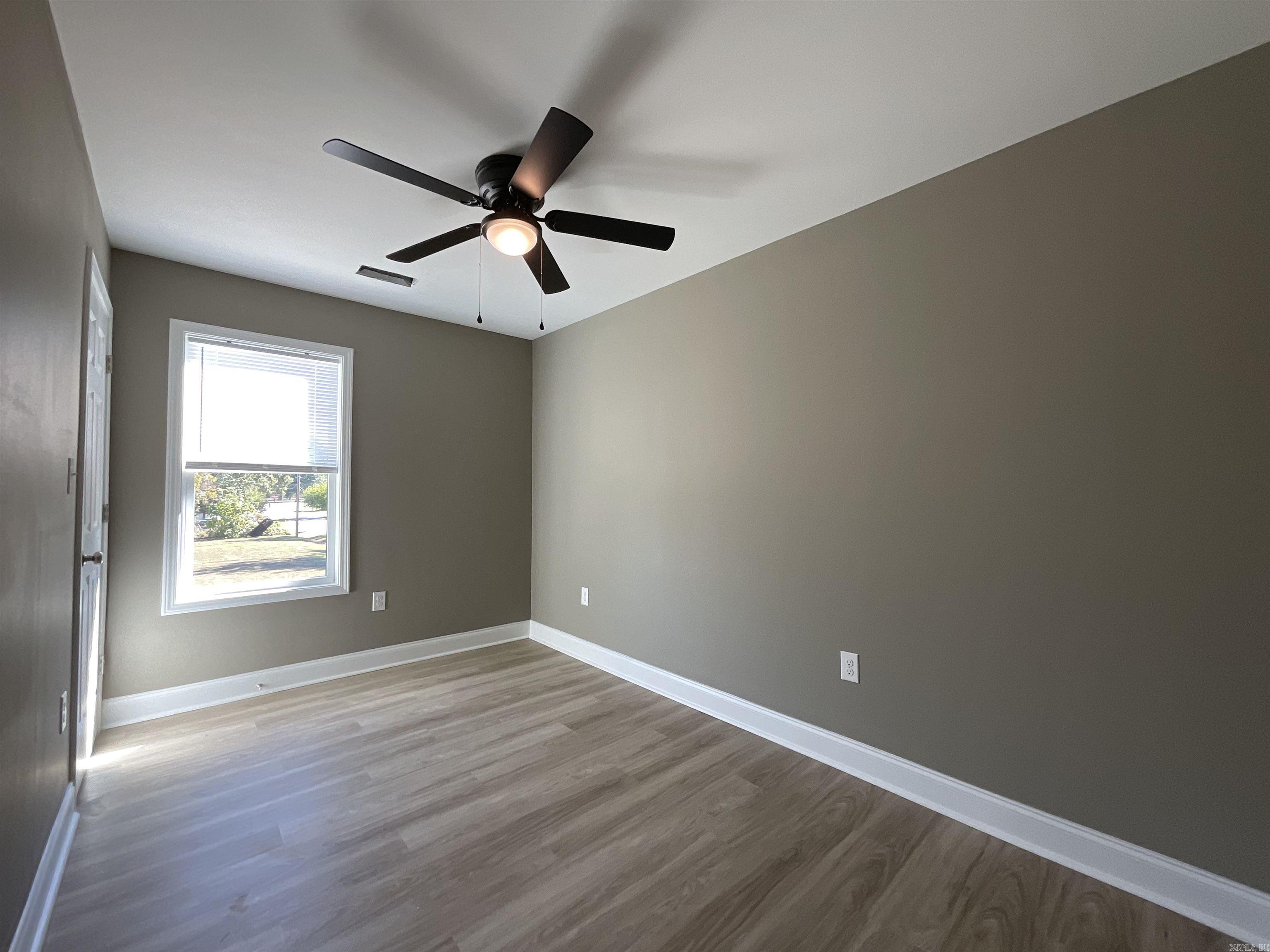 406 & 408 England Street Property Photo 24