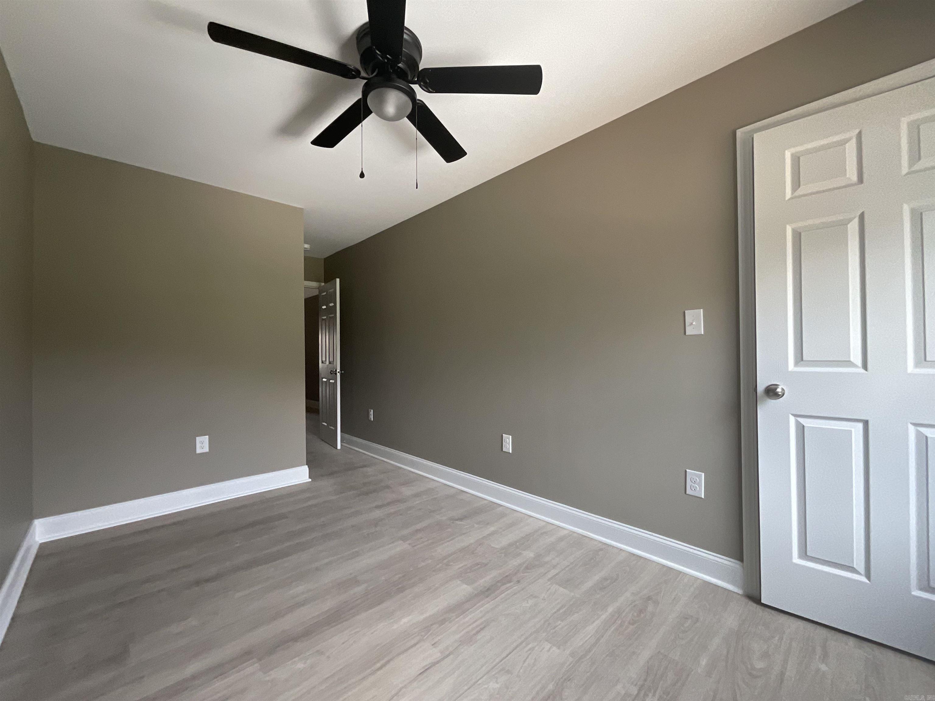 406 & 408 England Street Property Photo 25