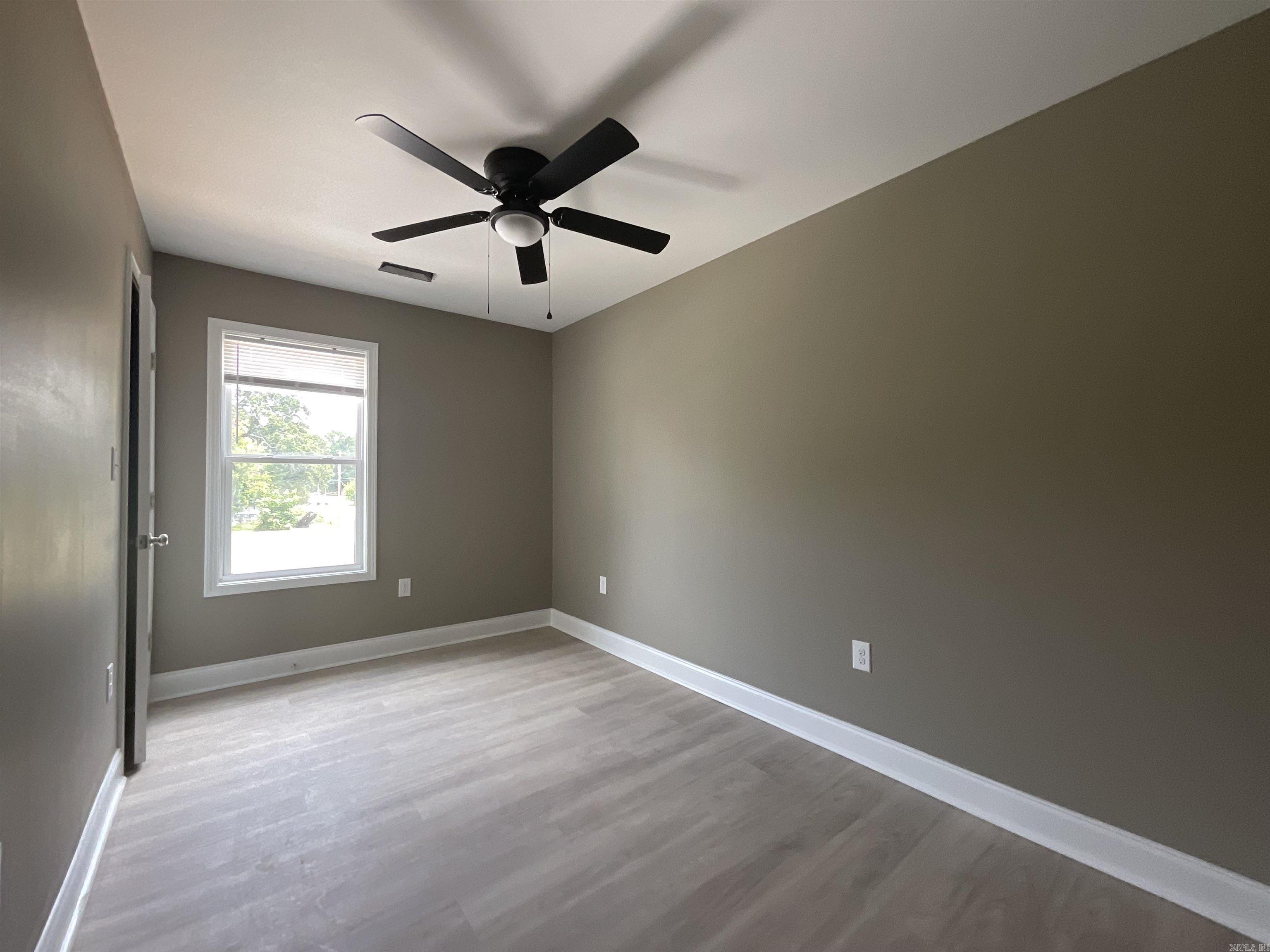 406 & 408 England Street Property Photo 27