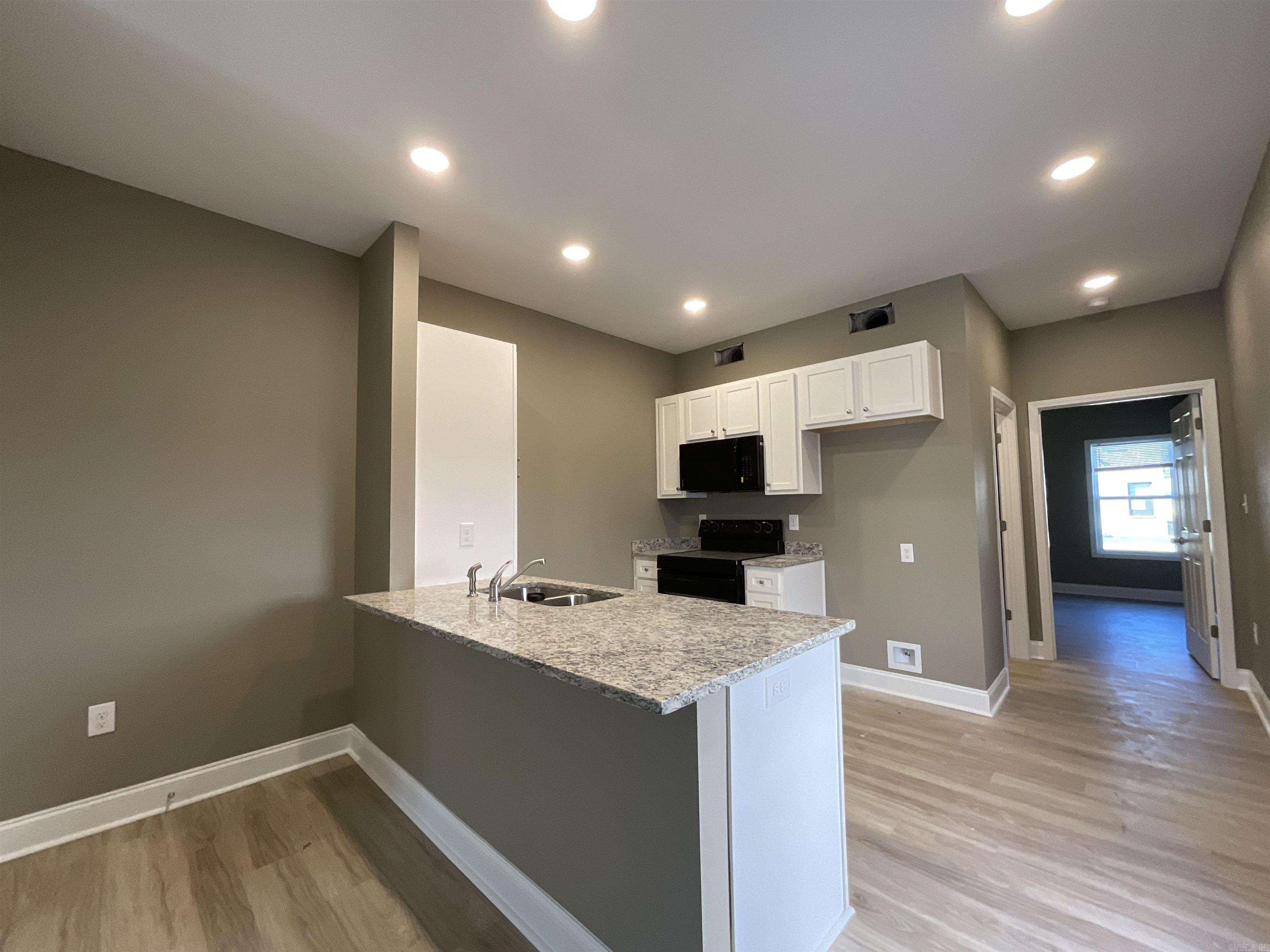 406 & 408 England Street Property Photo 31