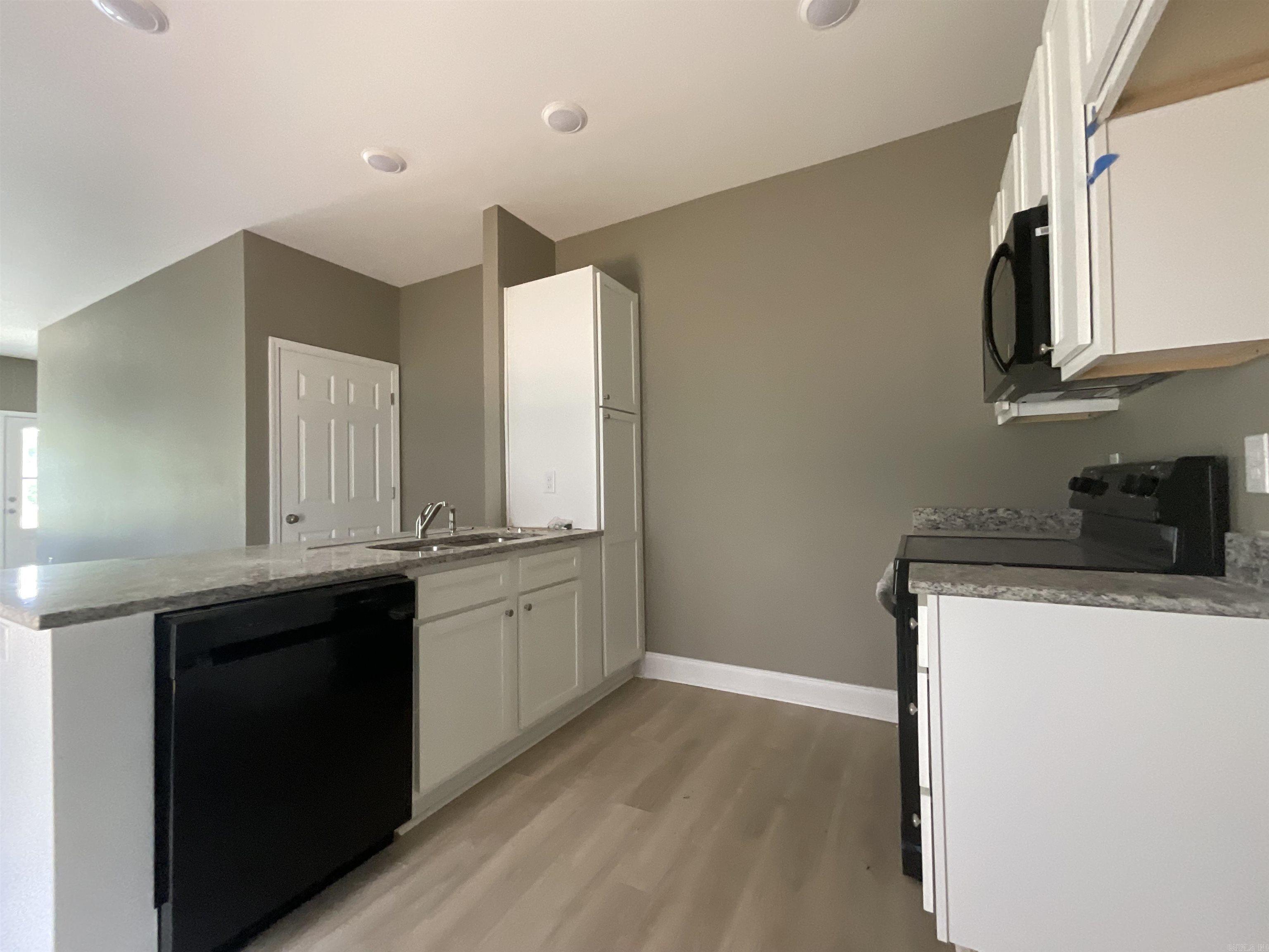 406 & 408 England Street Property Photo 33
