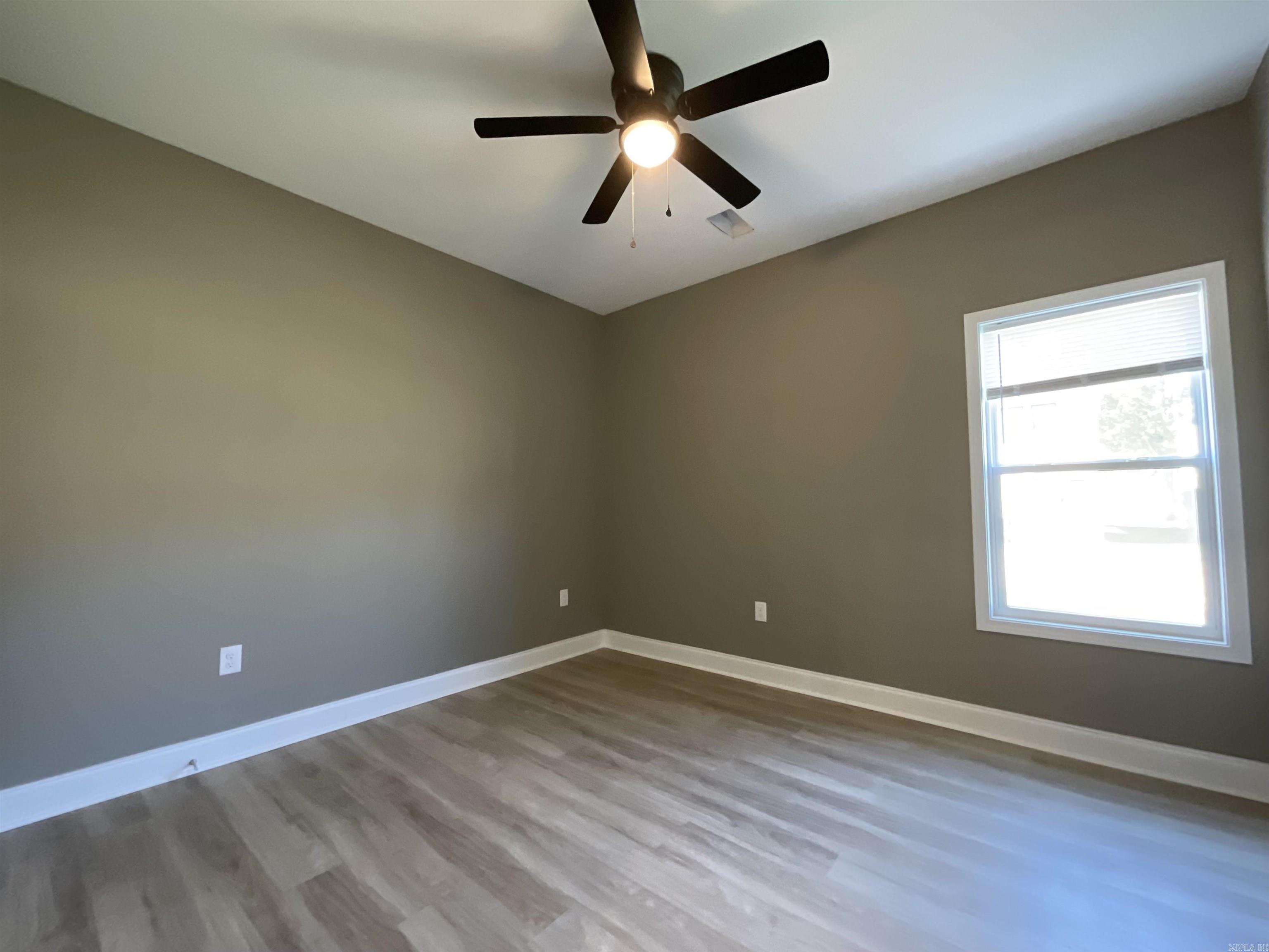 406 & 408 England Street Property Photo 35