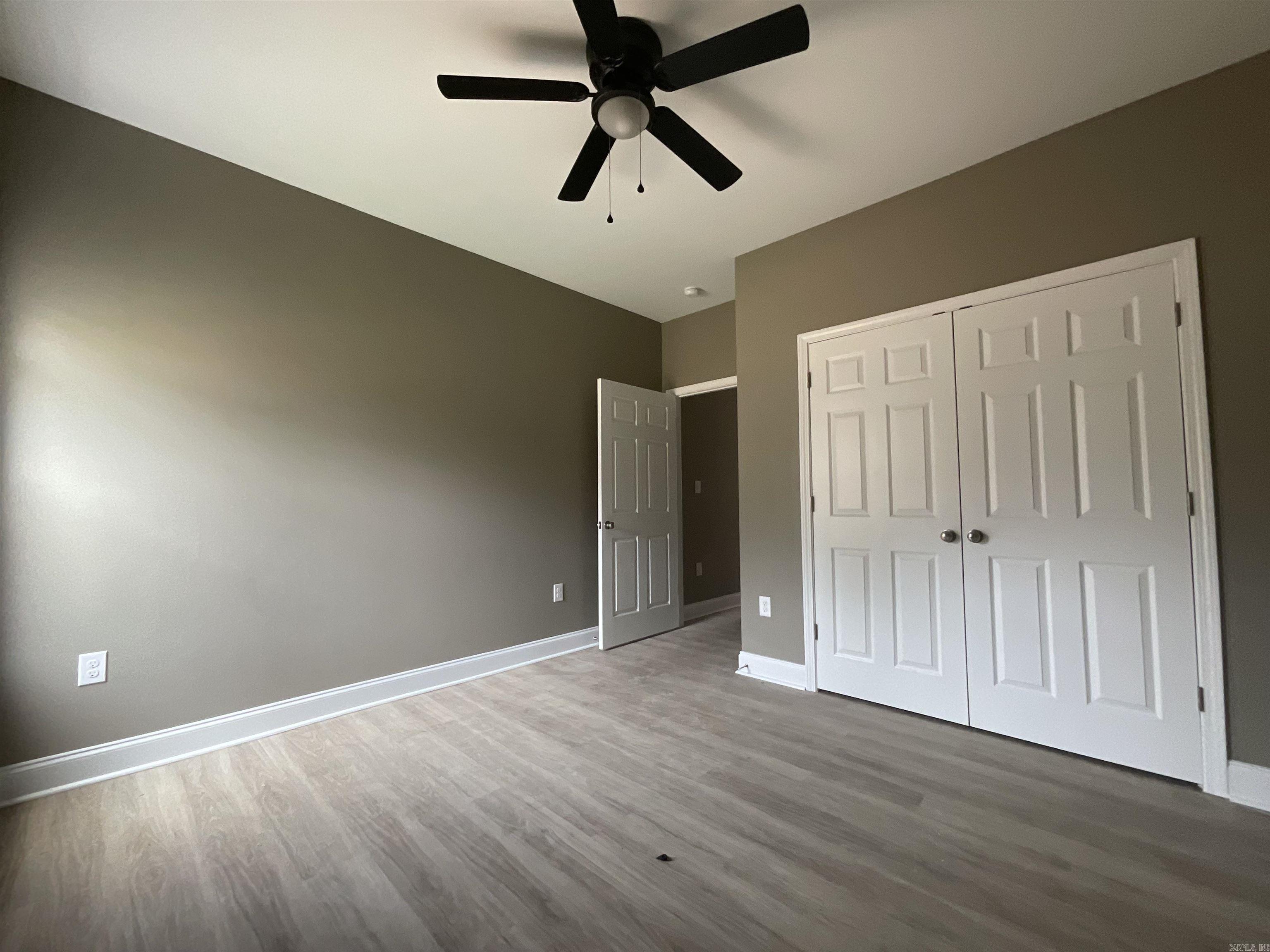 406 & 408 England Street Property Photo 37