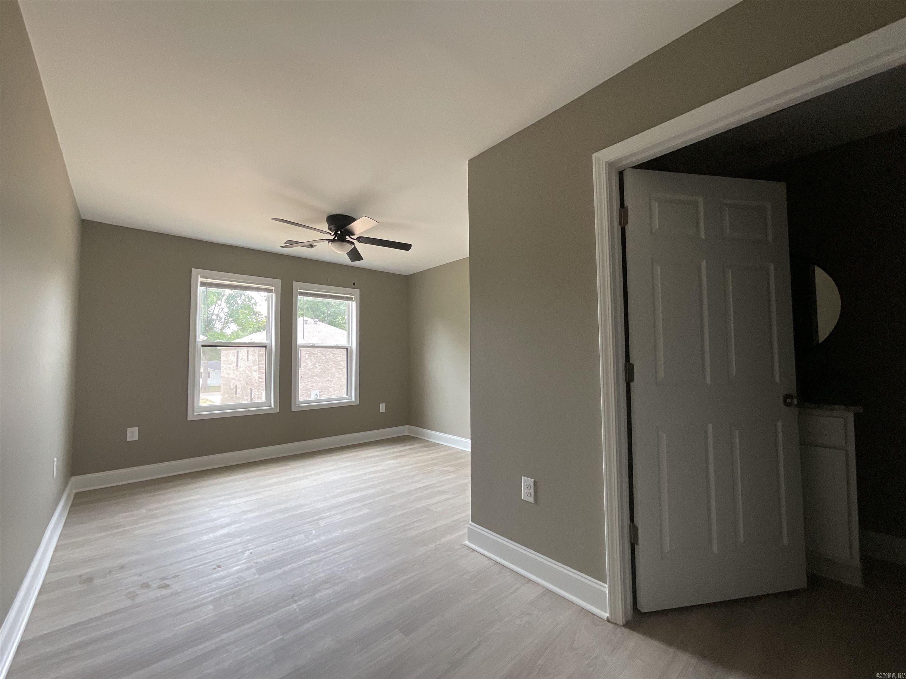 406 & 408 England Street Property Photo 41