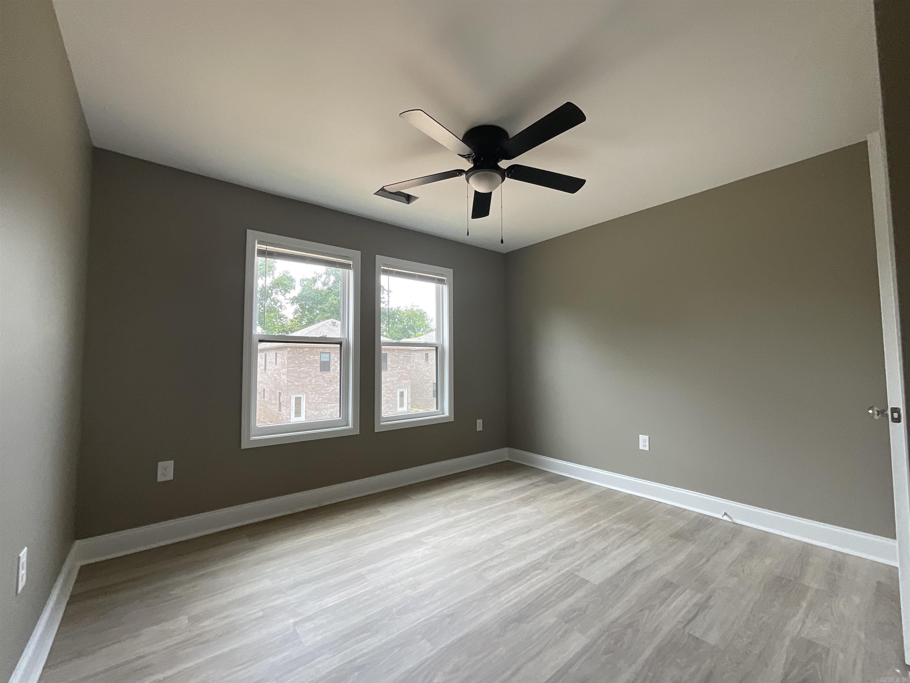406 & 408 England Street Property Photo 42