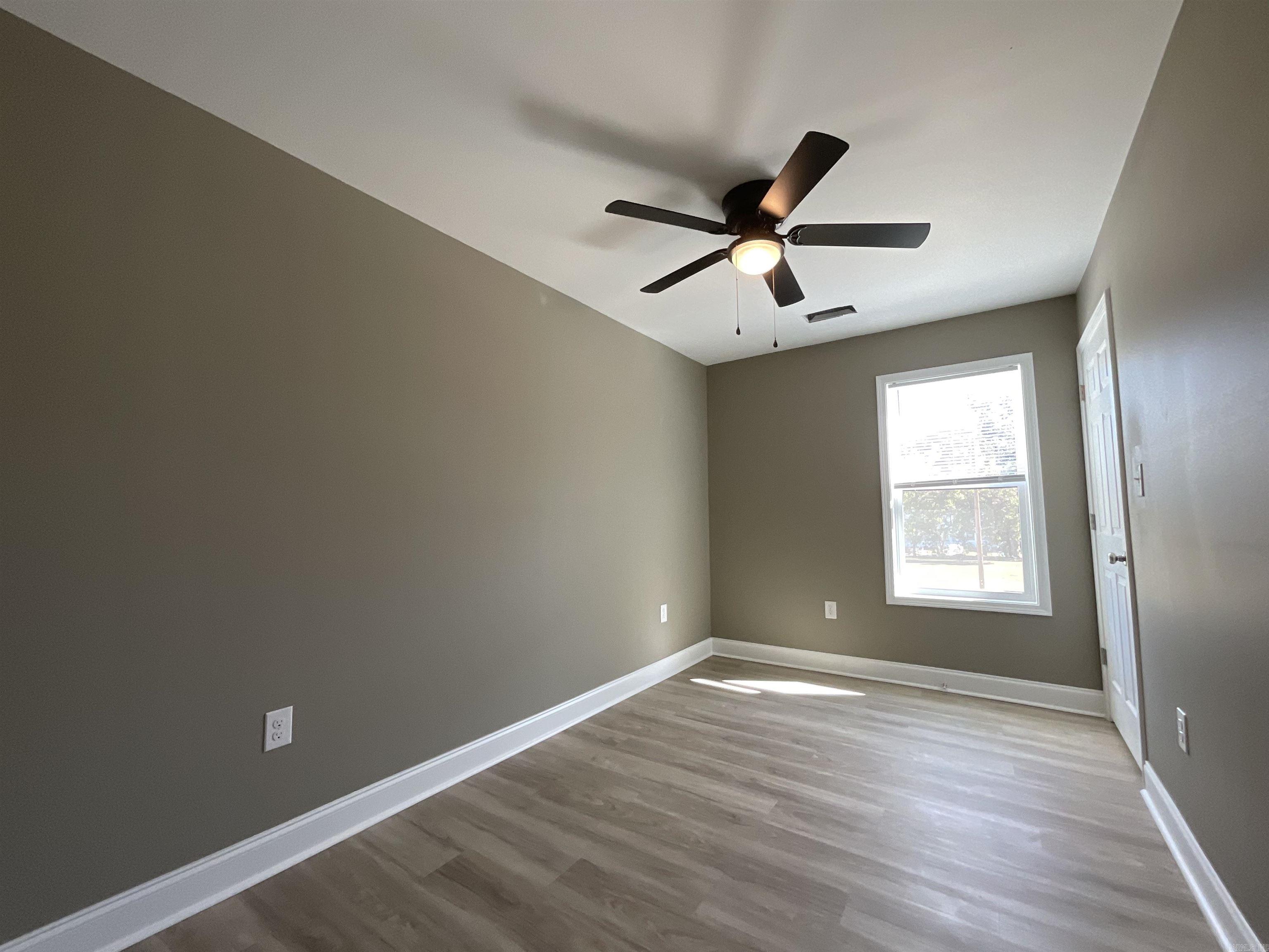 406 & 408 England Street Property Photo 46