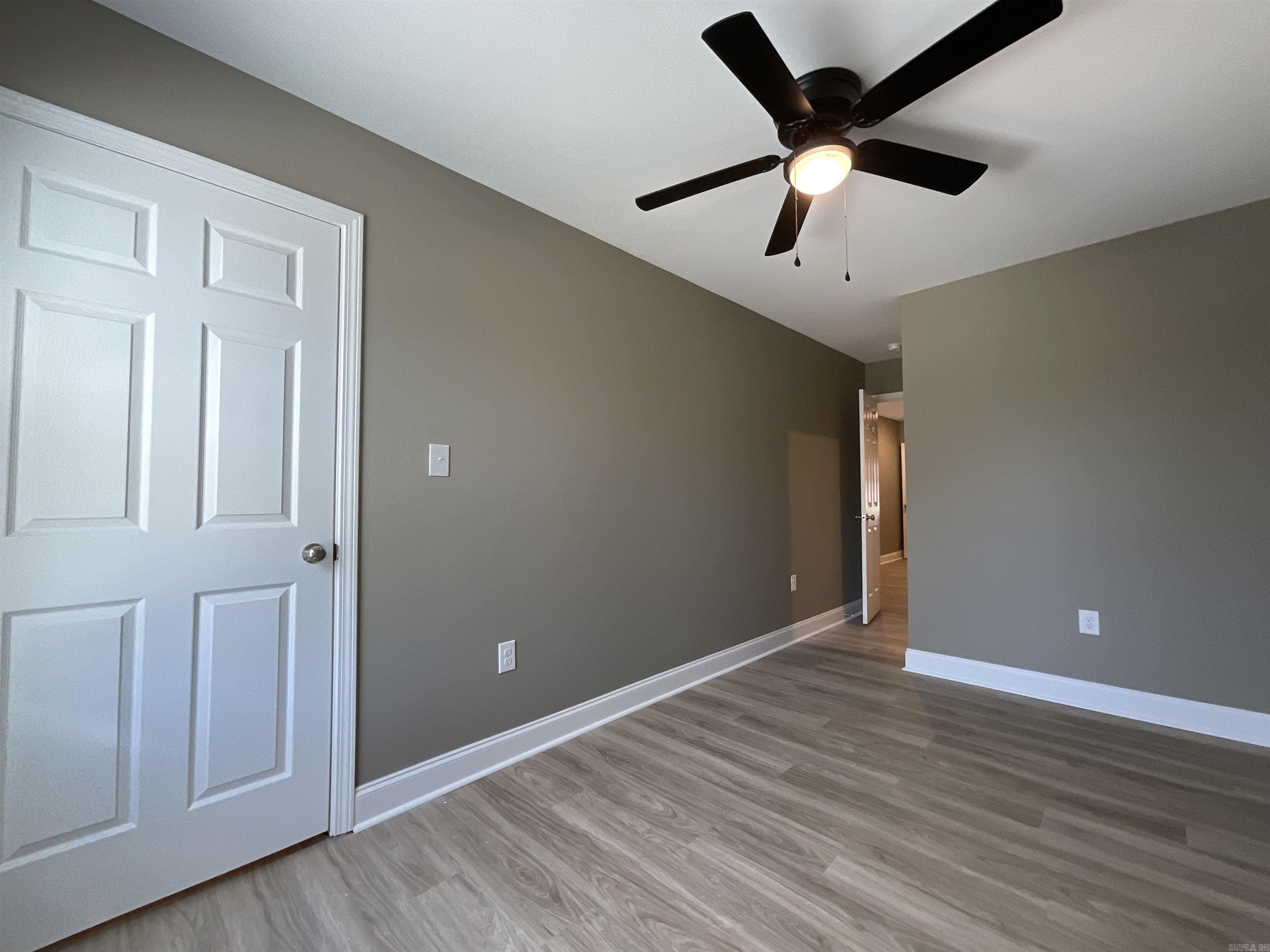 406 & 408 England Street Property Photo 47