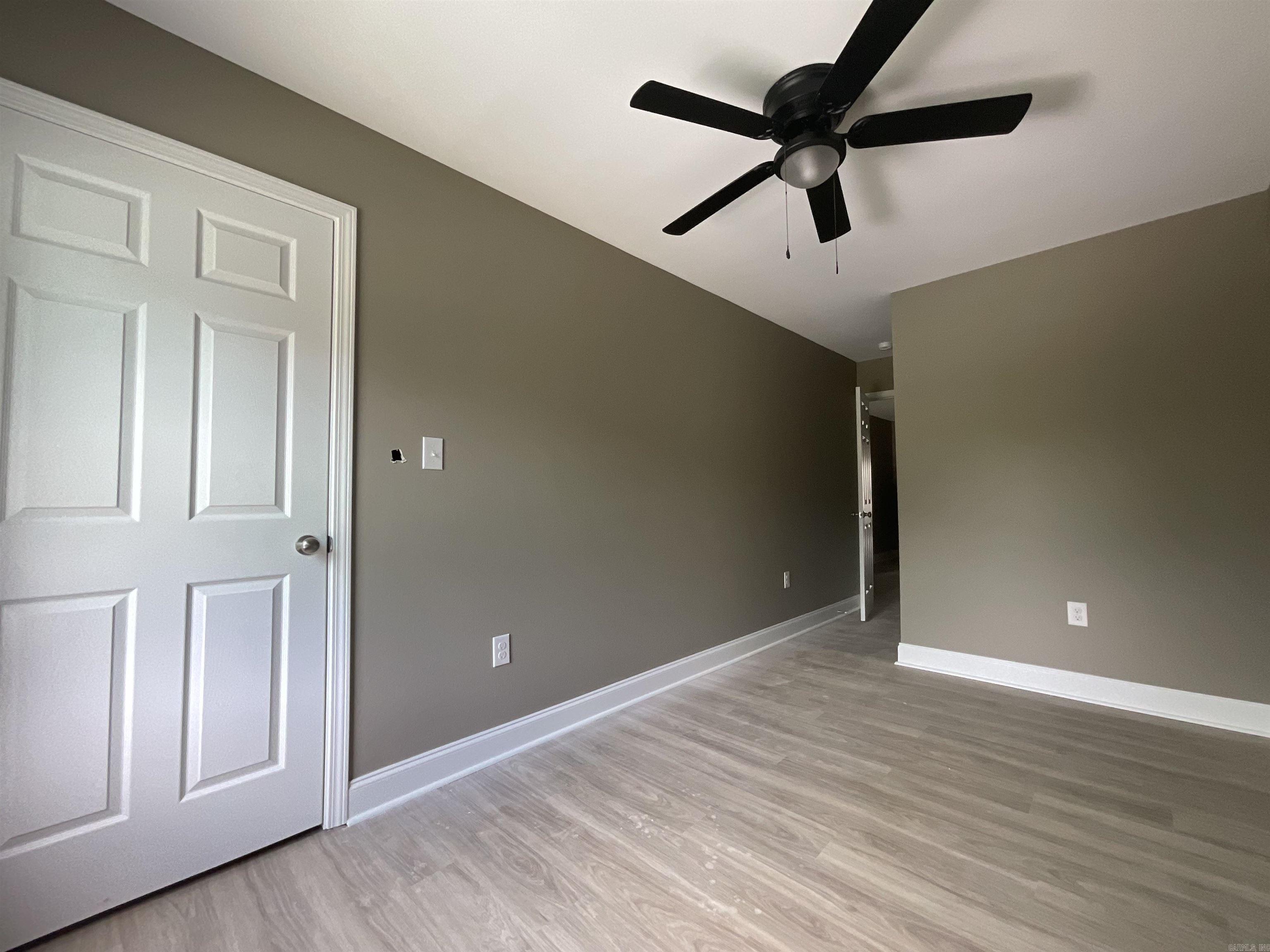 406 & 408 England Street Property Photo 48