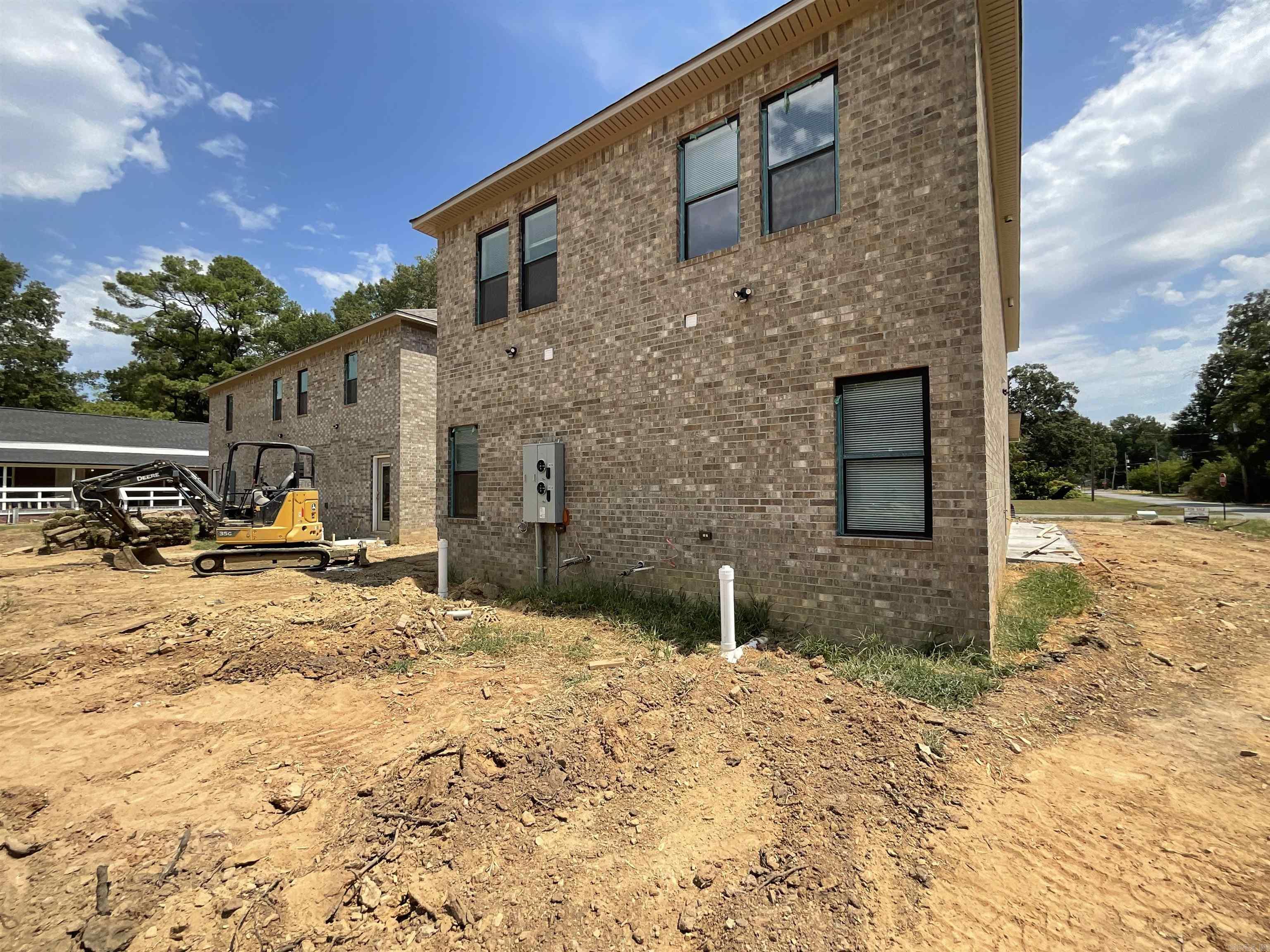 406 & 408 England Street Property Photo 50