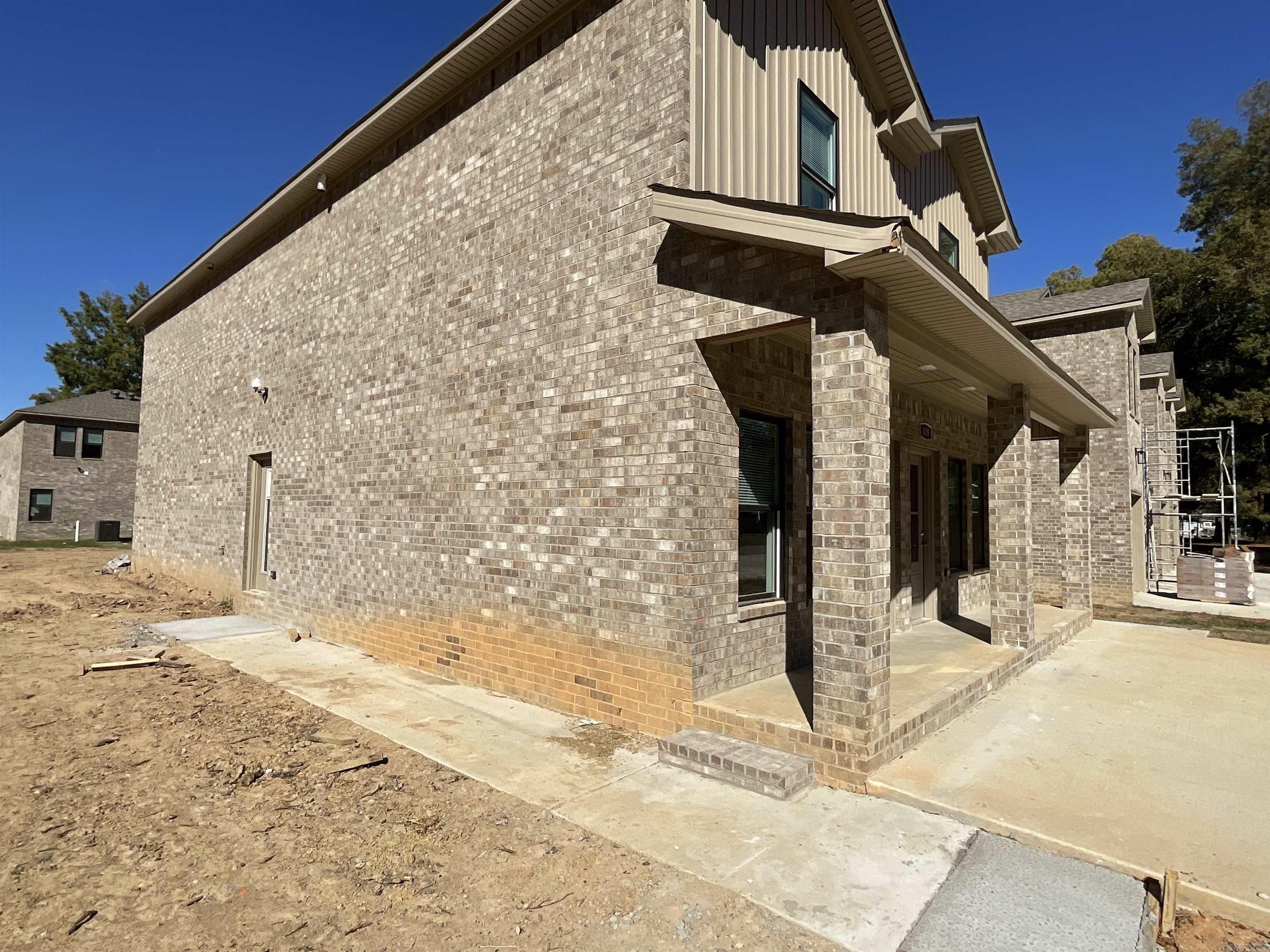 406 & 408 England Street Property Photo 50