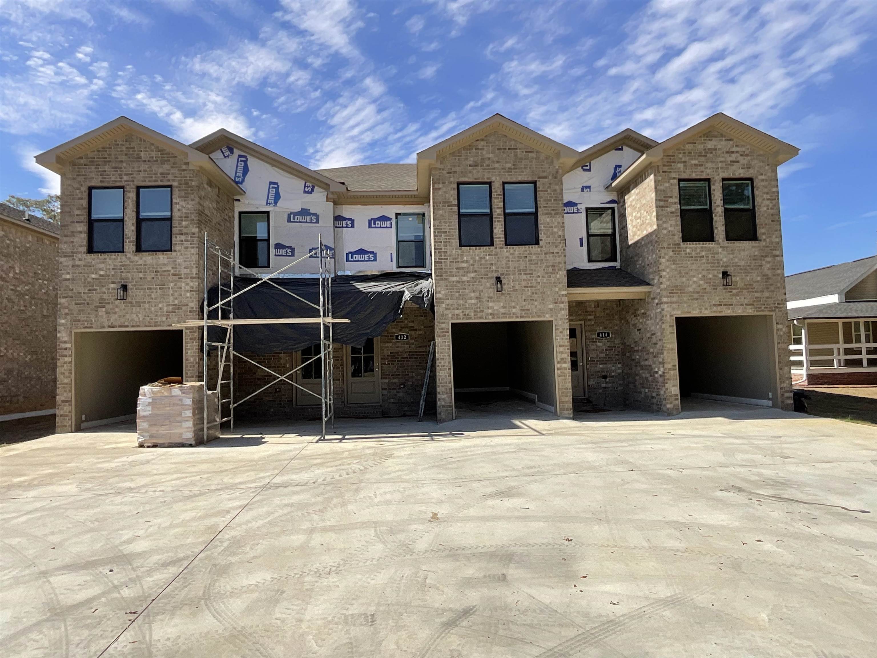 410, 412, 414 England Street Property Photo 1