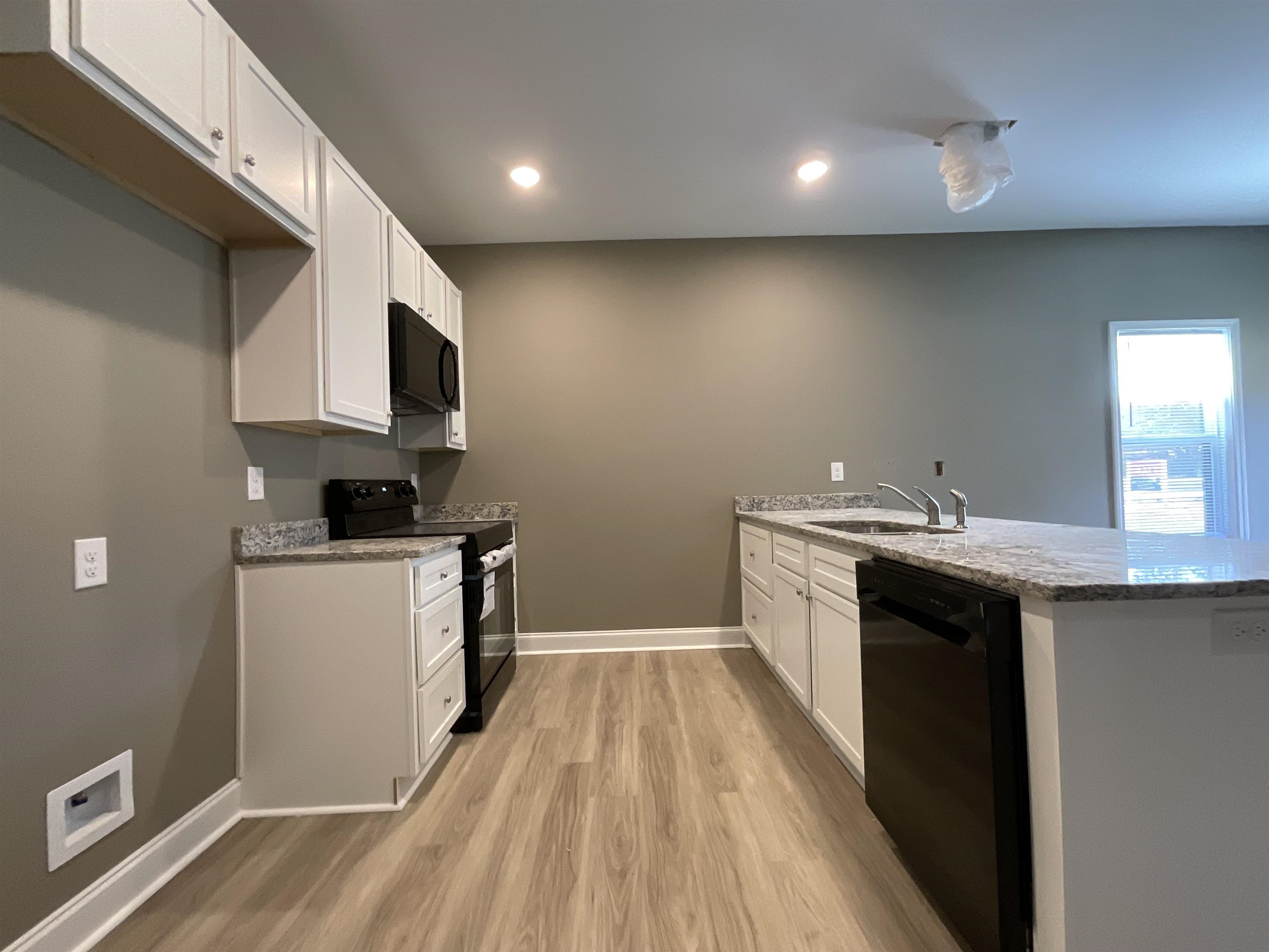 410, 412, 414 England Street Property Photo 7