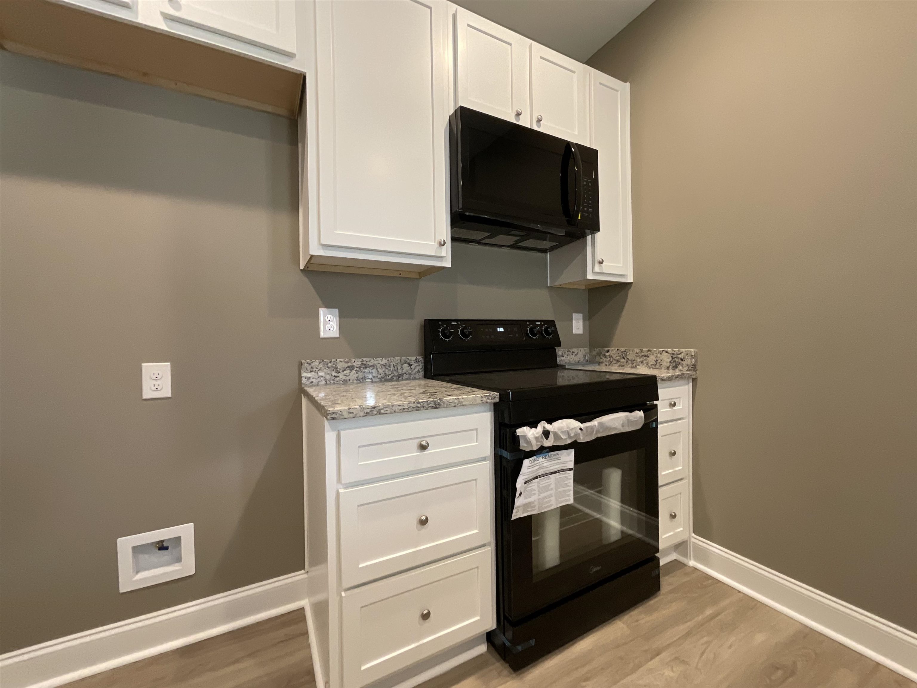 410, 412, 414 England Street Property Photo 9