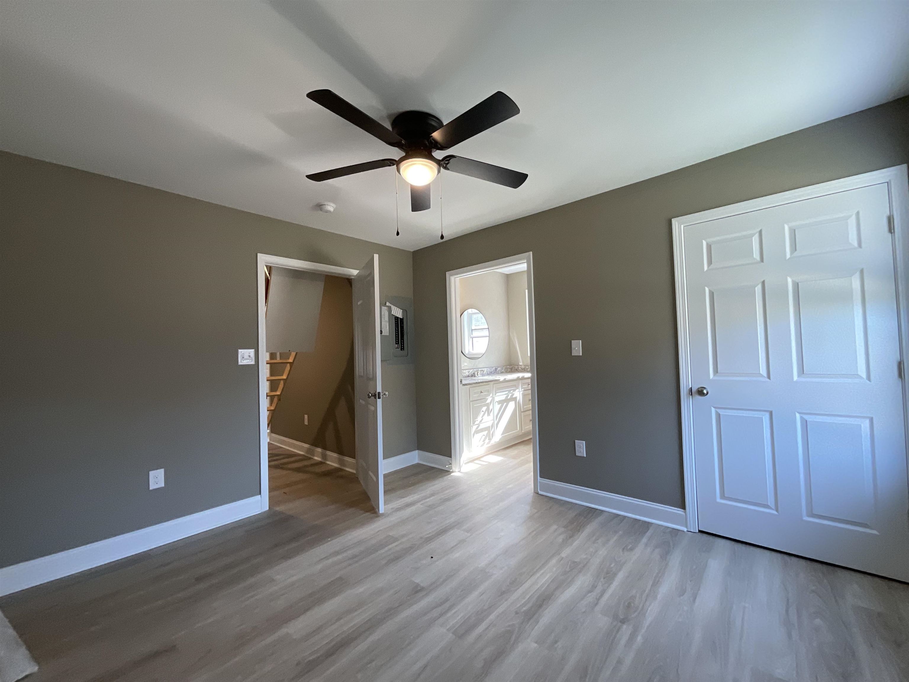 410, 412, 414 England Street Property Photo 15