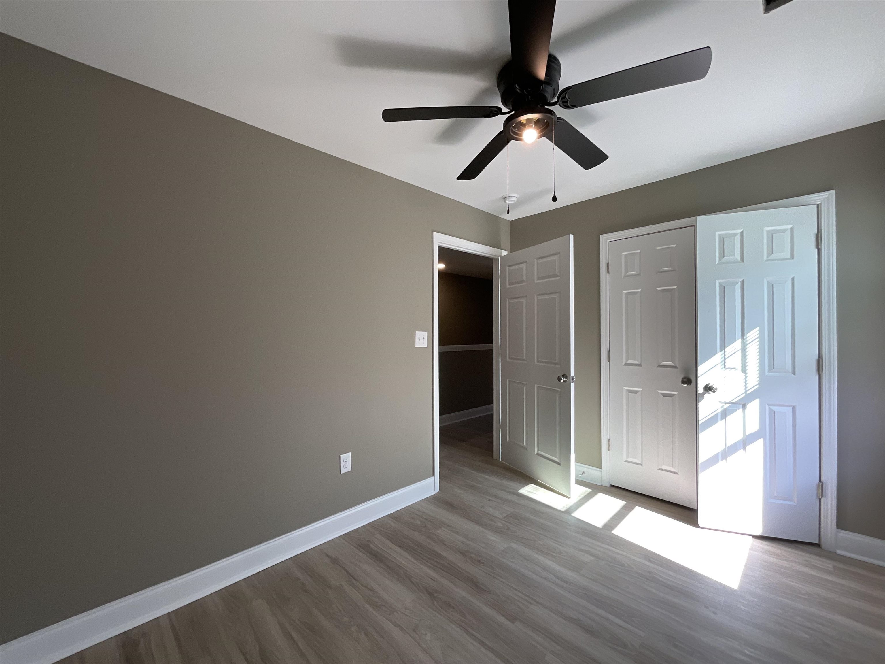 410, 412, 414 England Street Property Photo 21