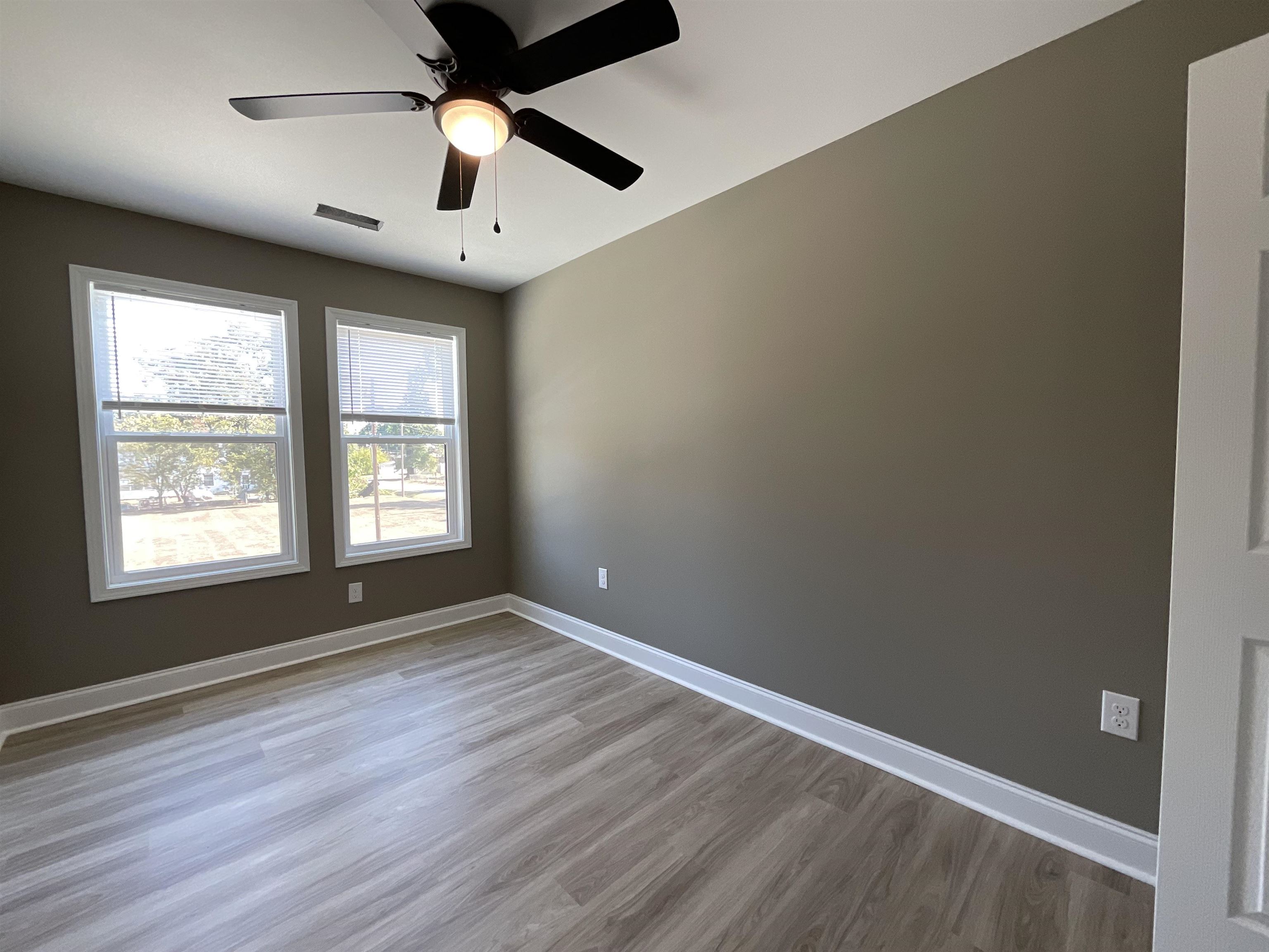 410, 412, 414 England Street Property Photo 23