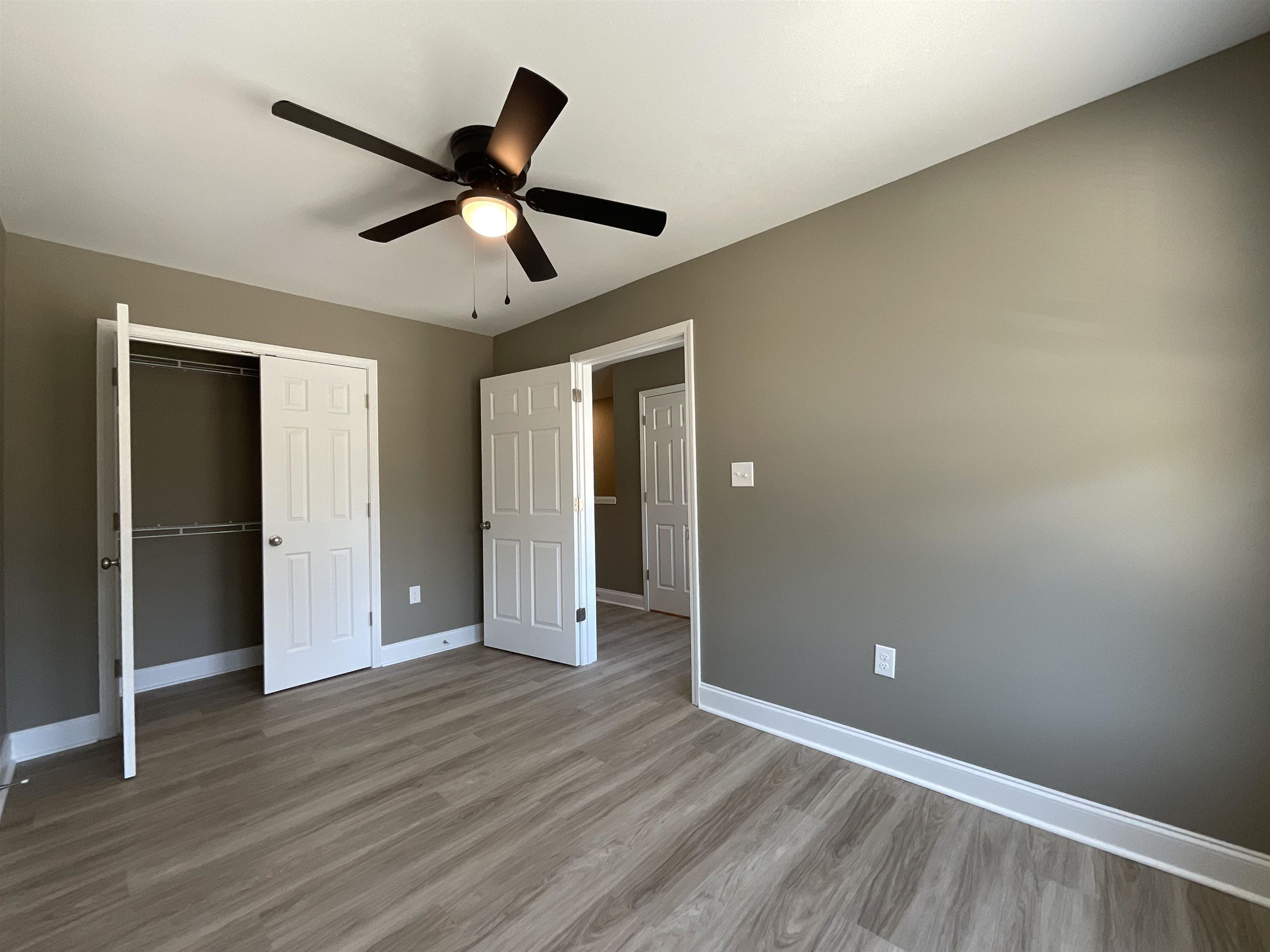 410, 412, 414 England Street Property Photo 24