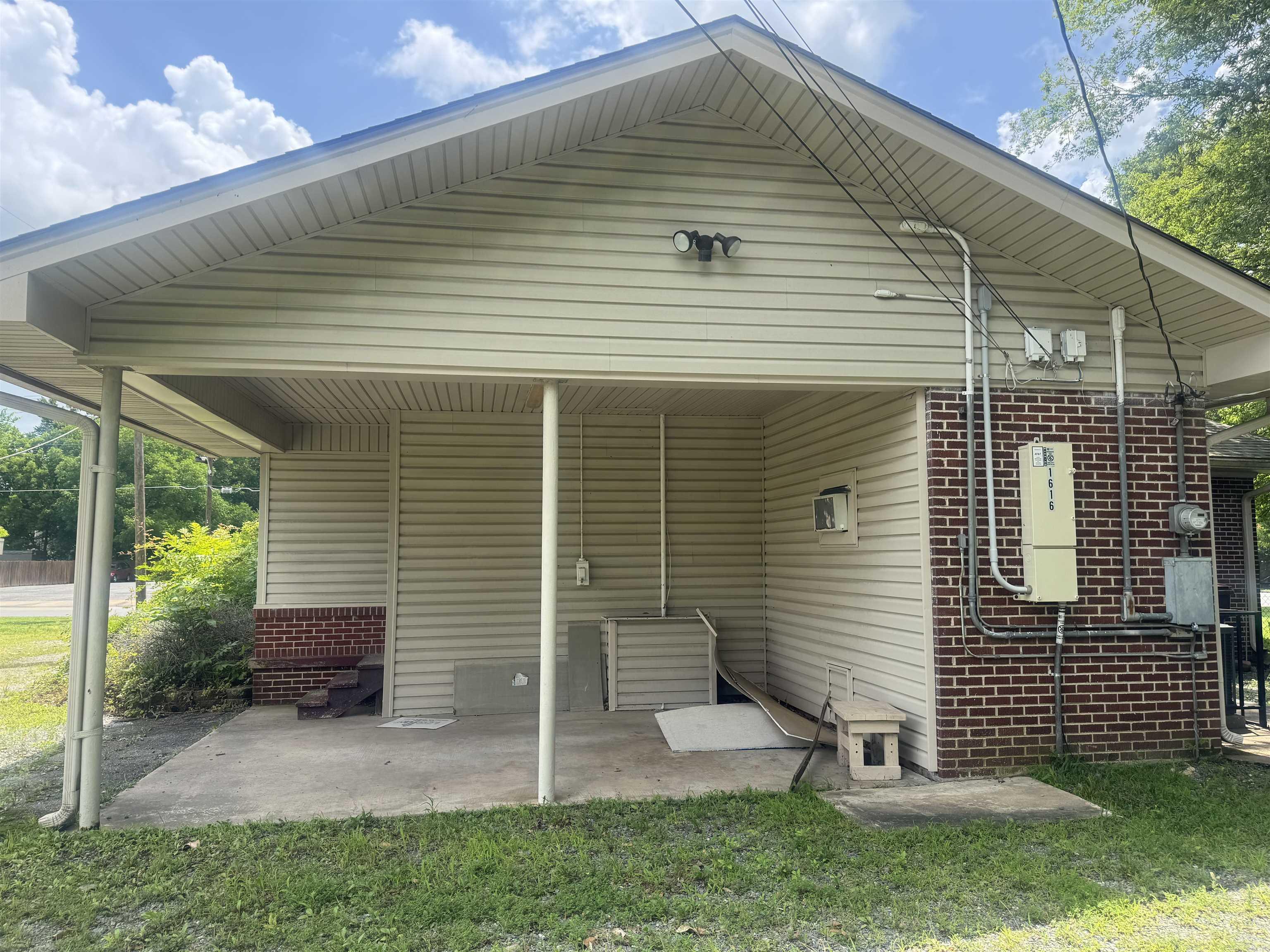 1616 Cherry Street Property Photo 3