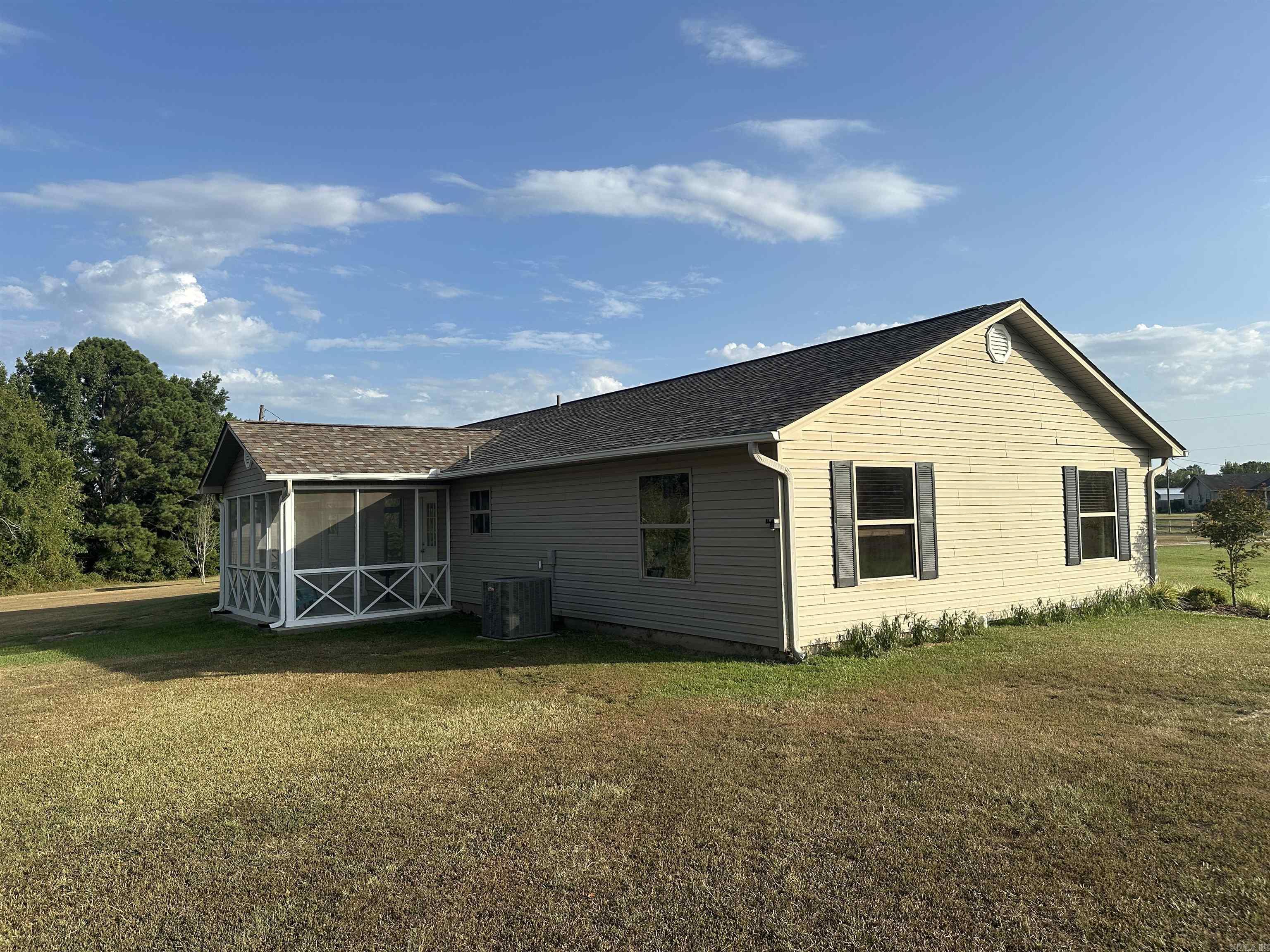 300 Logan Lane Property Photo 4