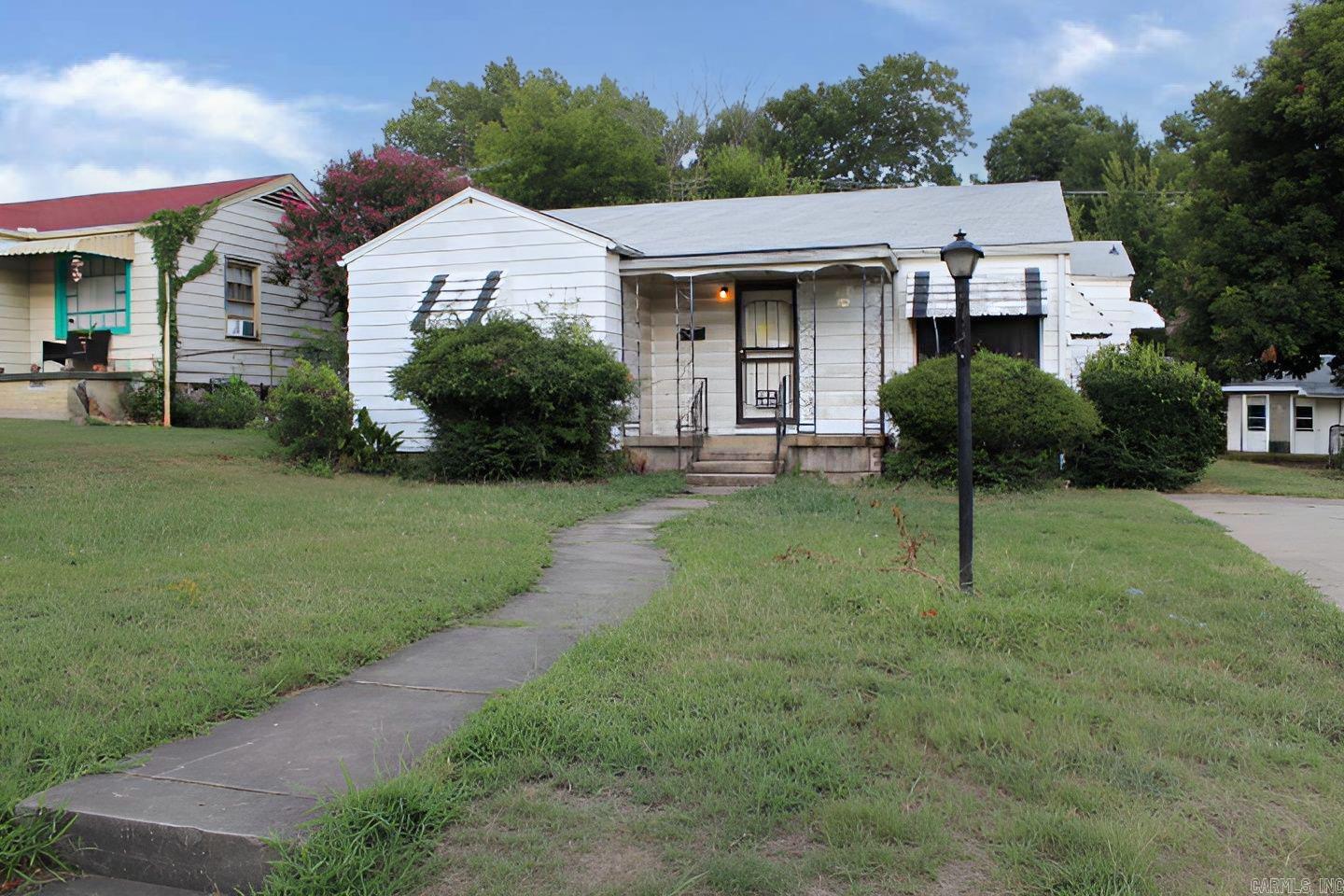 2012 Poplar Street Property Photo 1