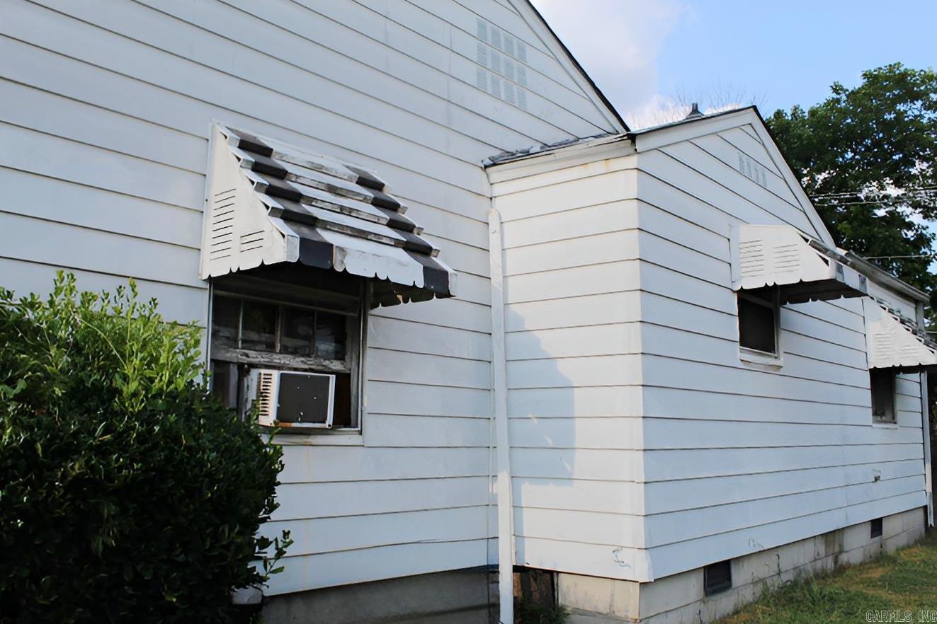 2012 Poplar Street Property Photo 4