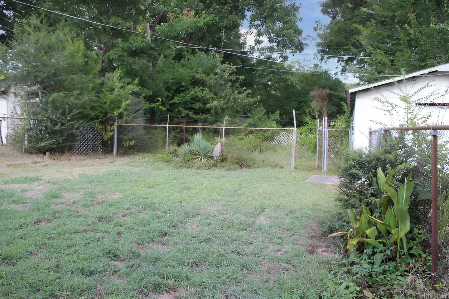 2012 Poplar Street Property Photo 6