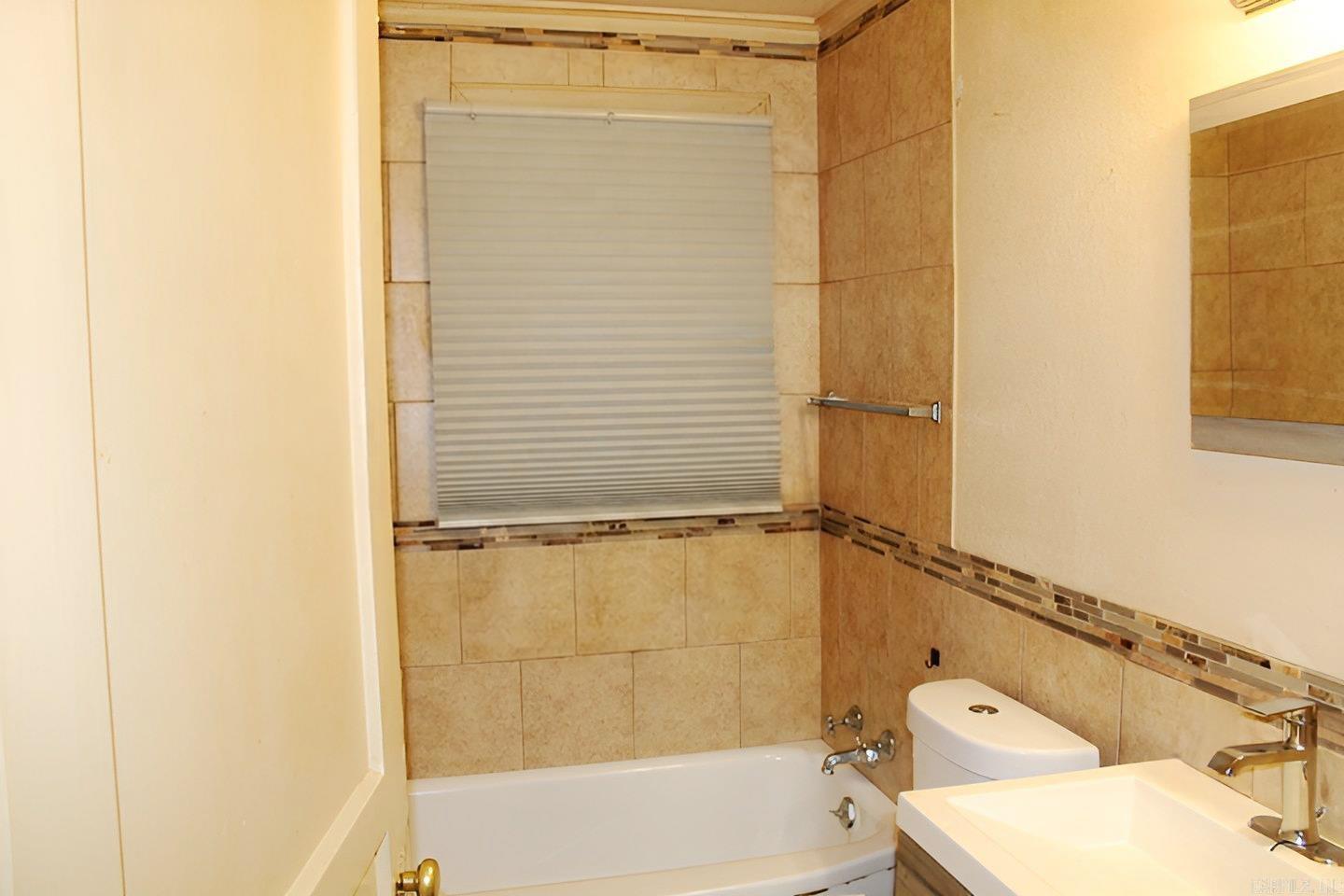 2012 Poplar Street Property Photo 27