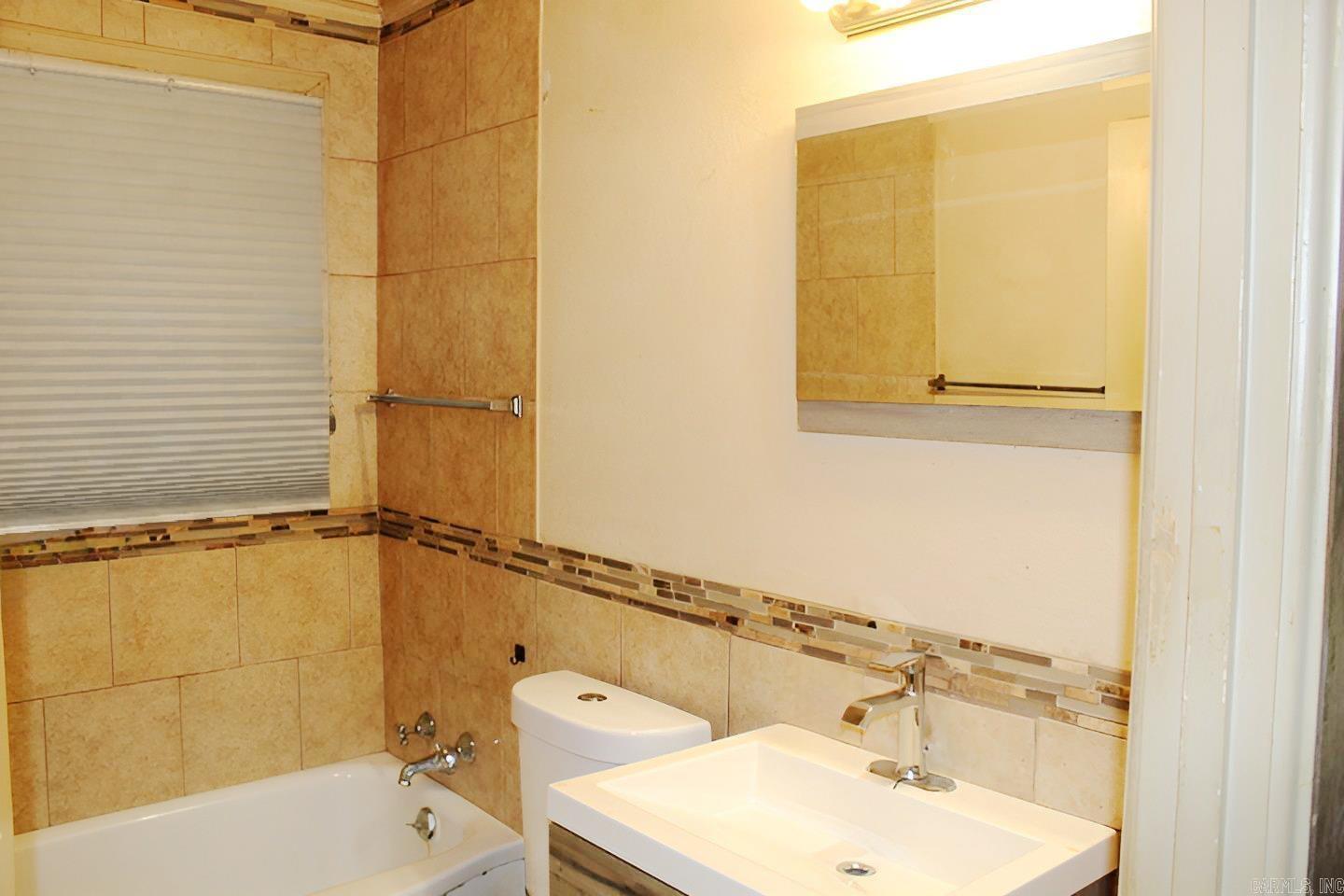 2012 Poplar Street Property Photo 28