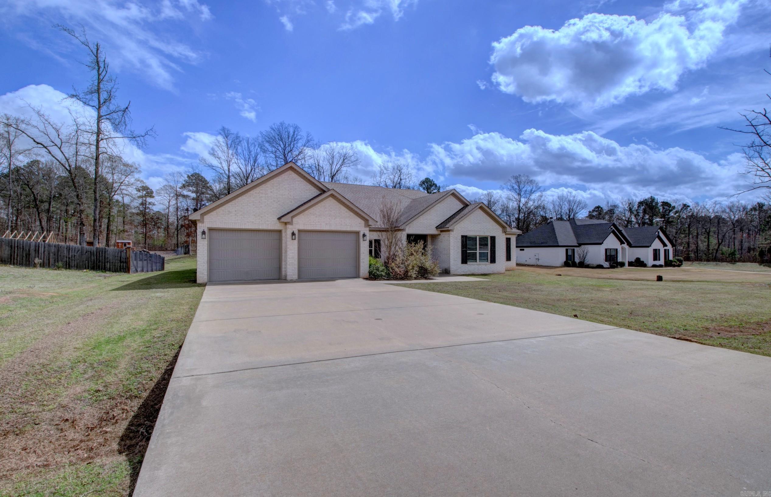 9024 Greenstone Drive Property Photo 1