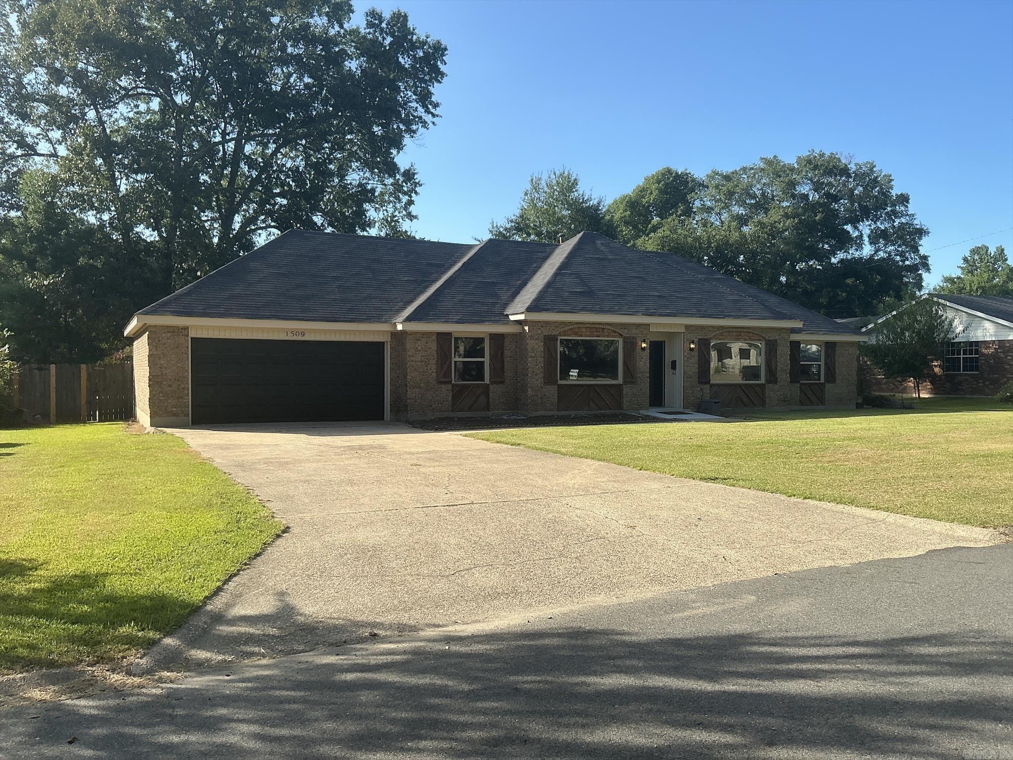 1509 Elm Property Photo 2