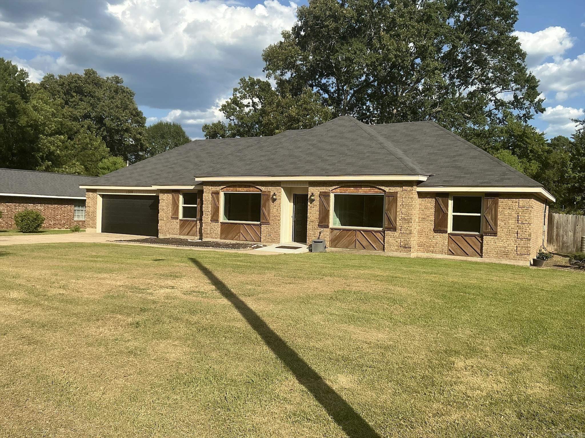 1509 Elm Property Photo 3
