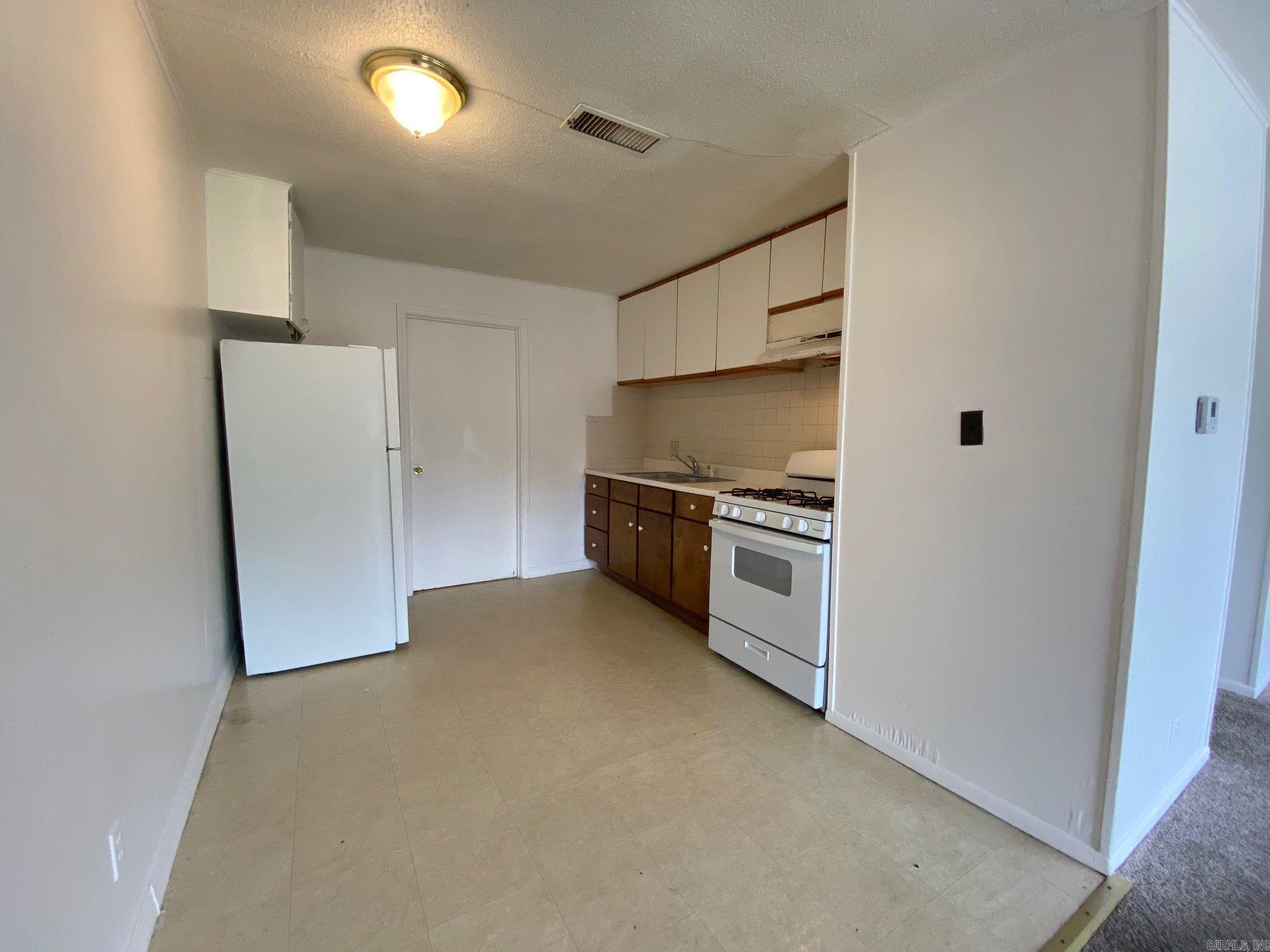 715 Smart Street Property Photo 3
