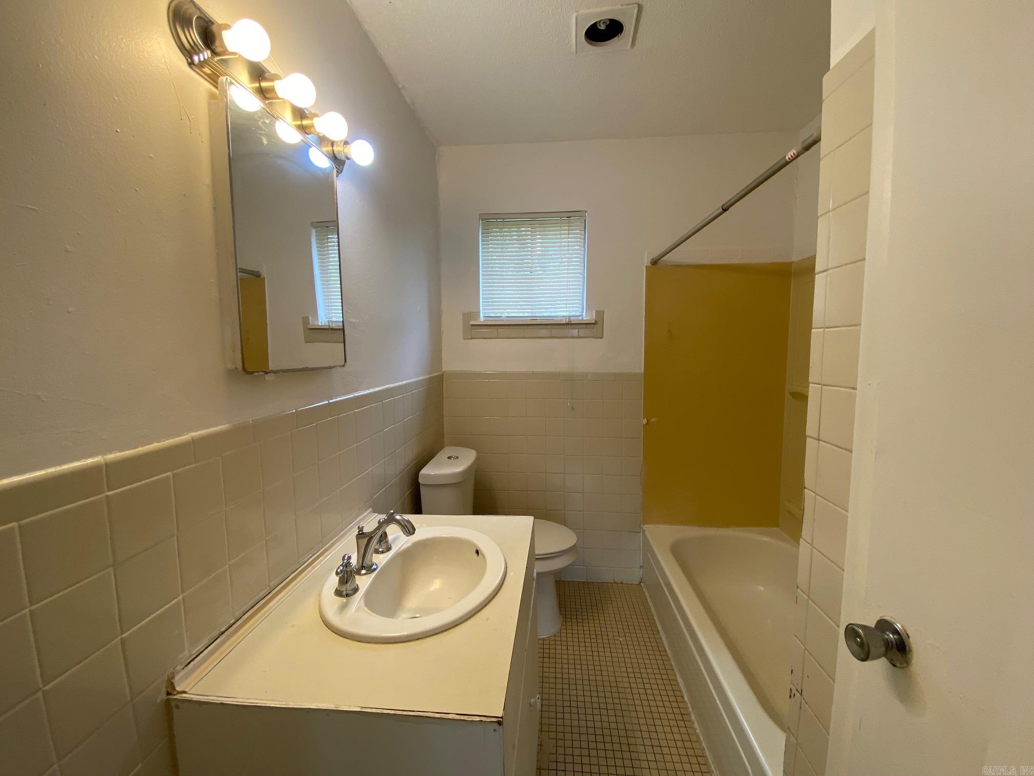 715 Smart Street Property Photo 6