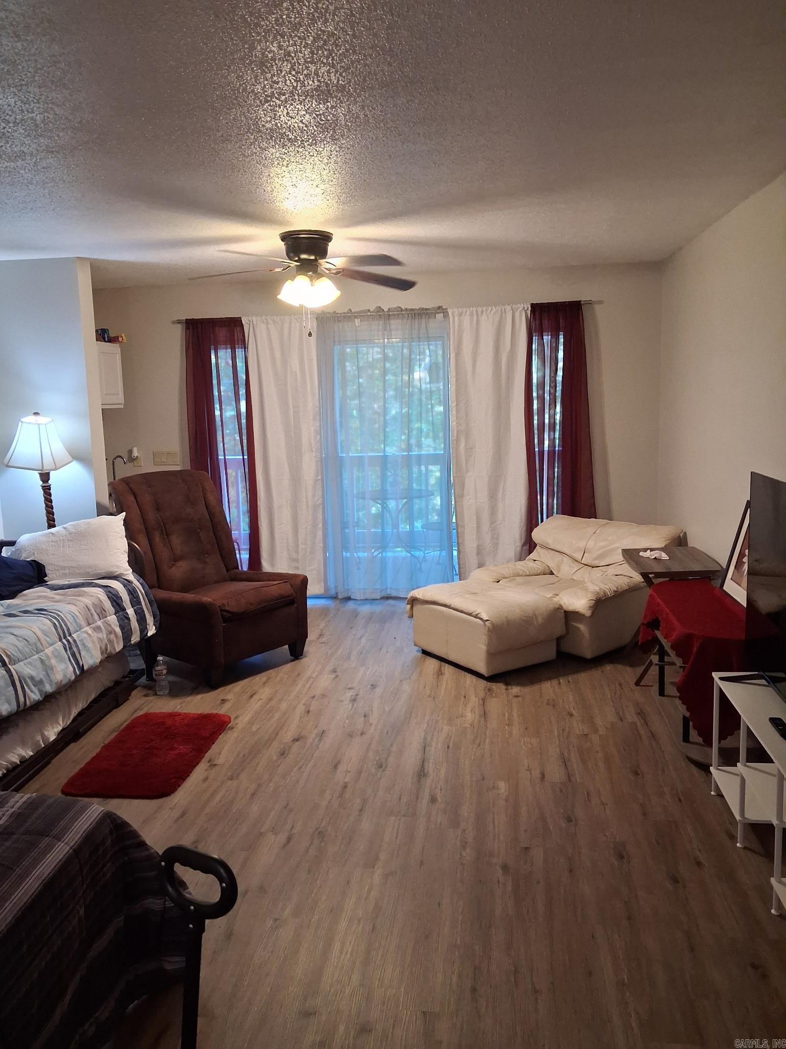 3027 Summer Hill Place Property Photo 3