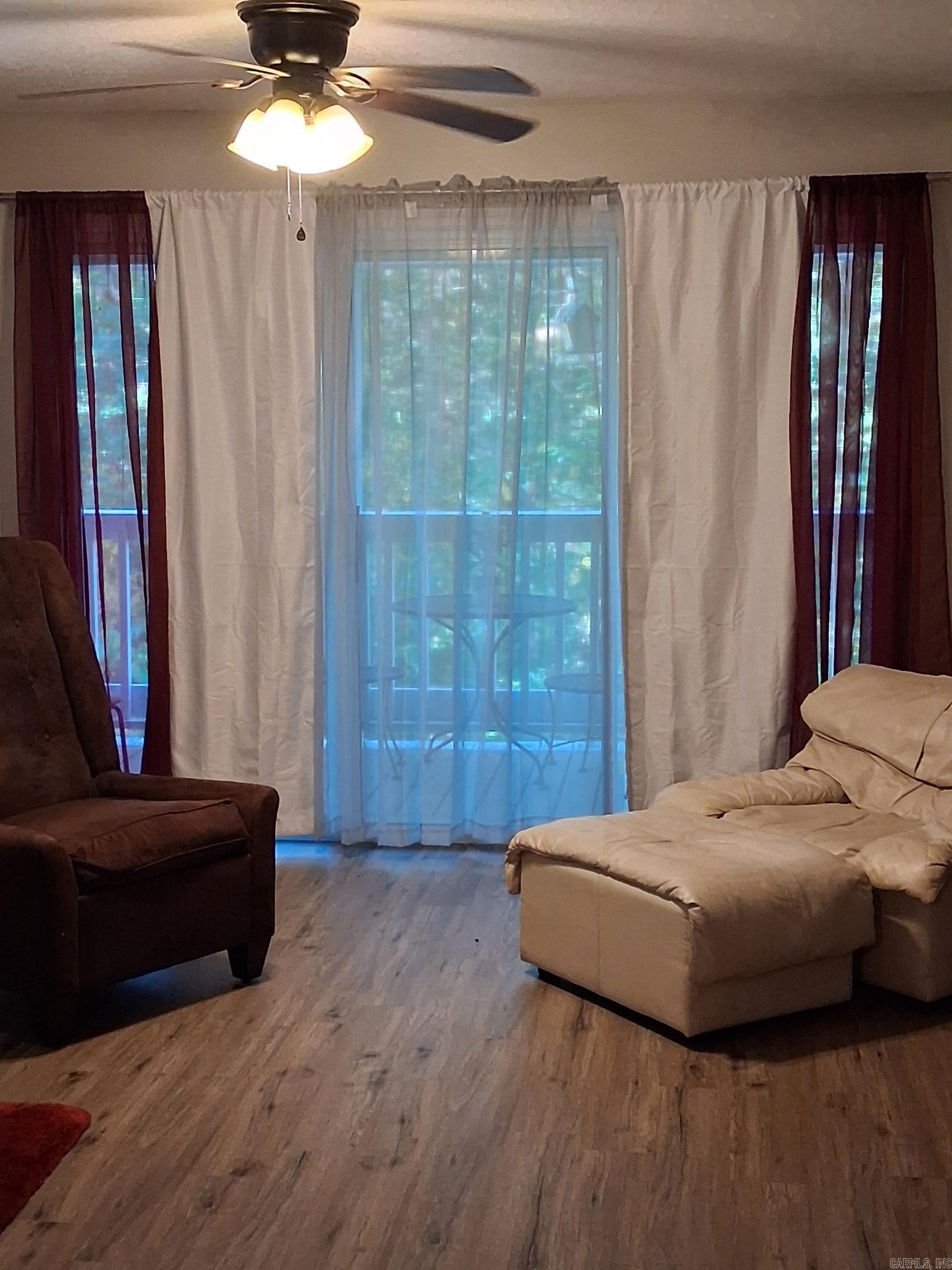 3027 Summer Hill Place Property Photo 4