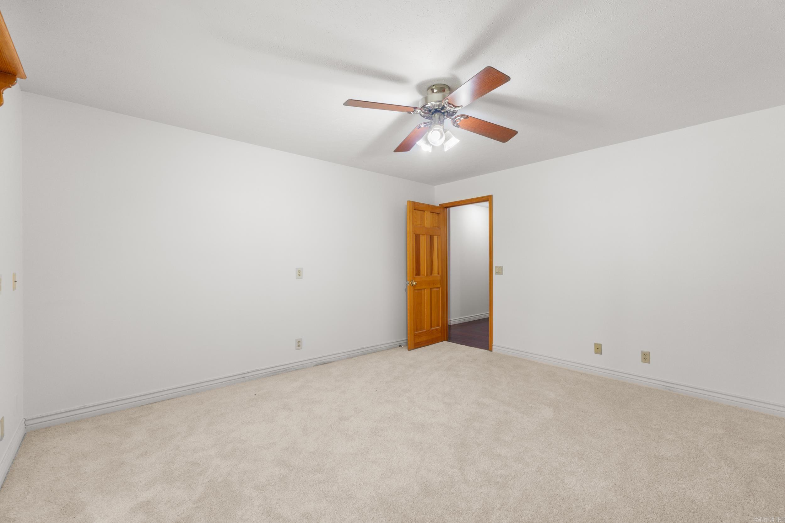 198 Rock Creek Drive Property Photo 25