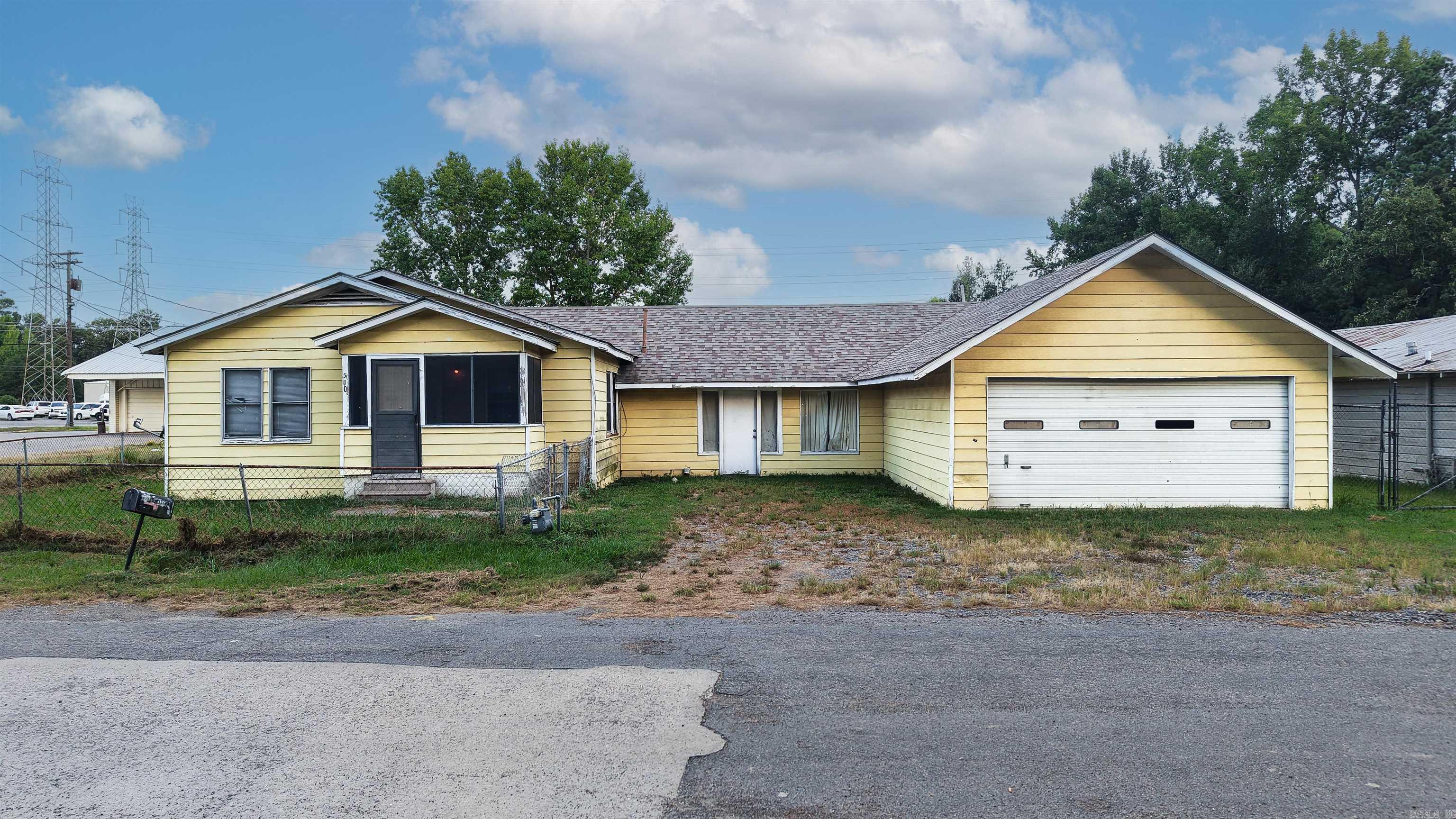 1510-1600 N Lee Property Photo 5