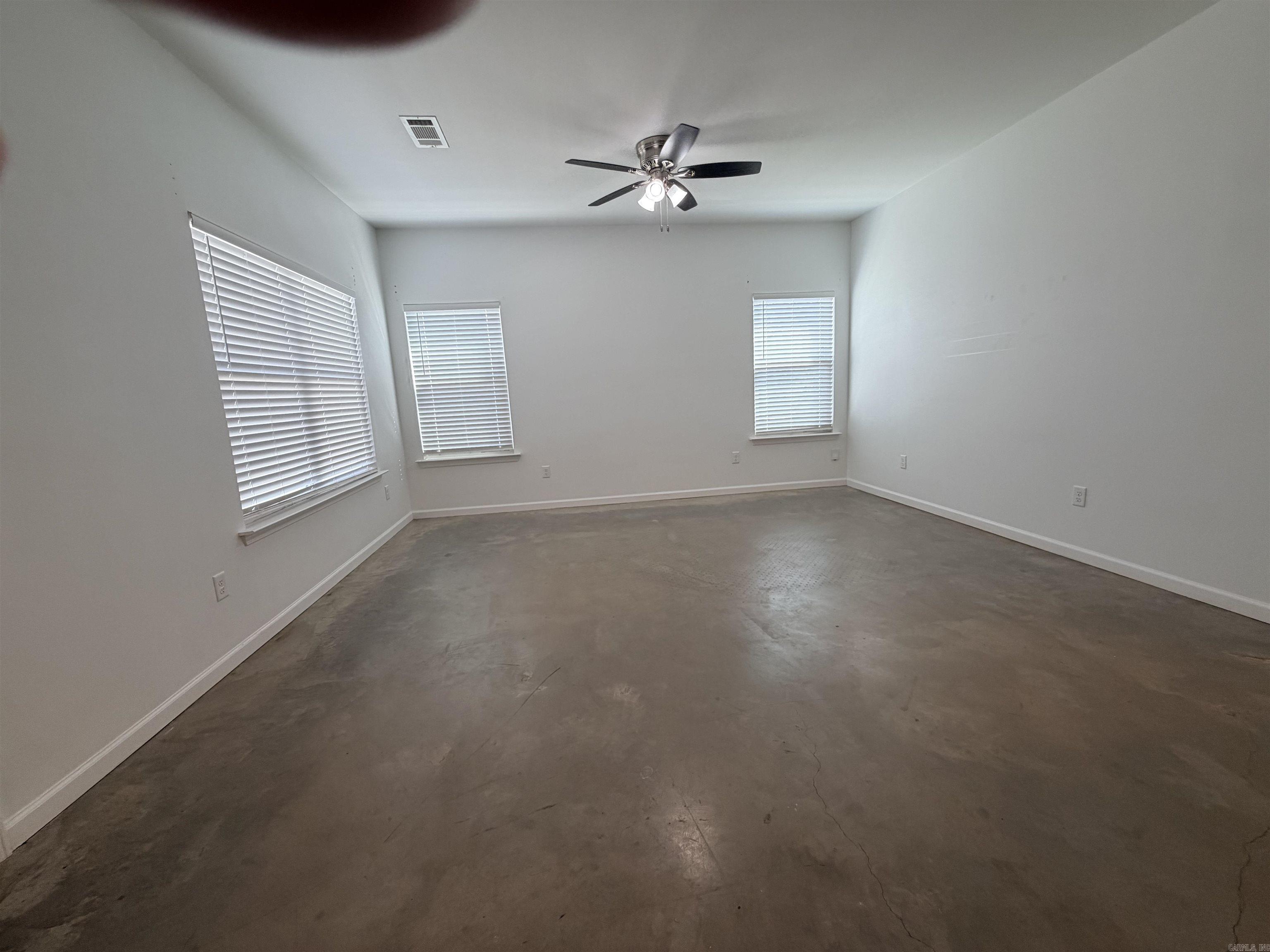 322 E Maple Street Property Photo 5