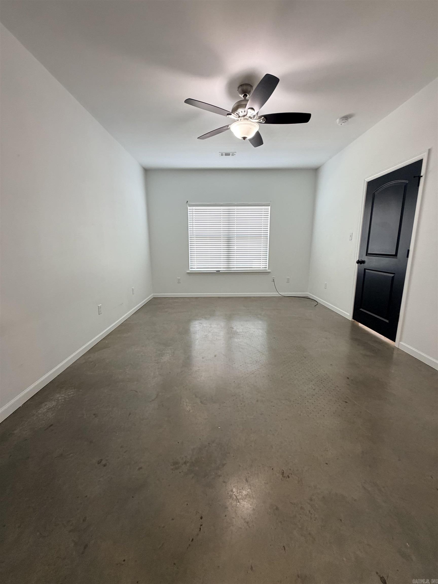 322 E Maple Street Property Photo 8