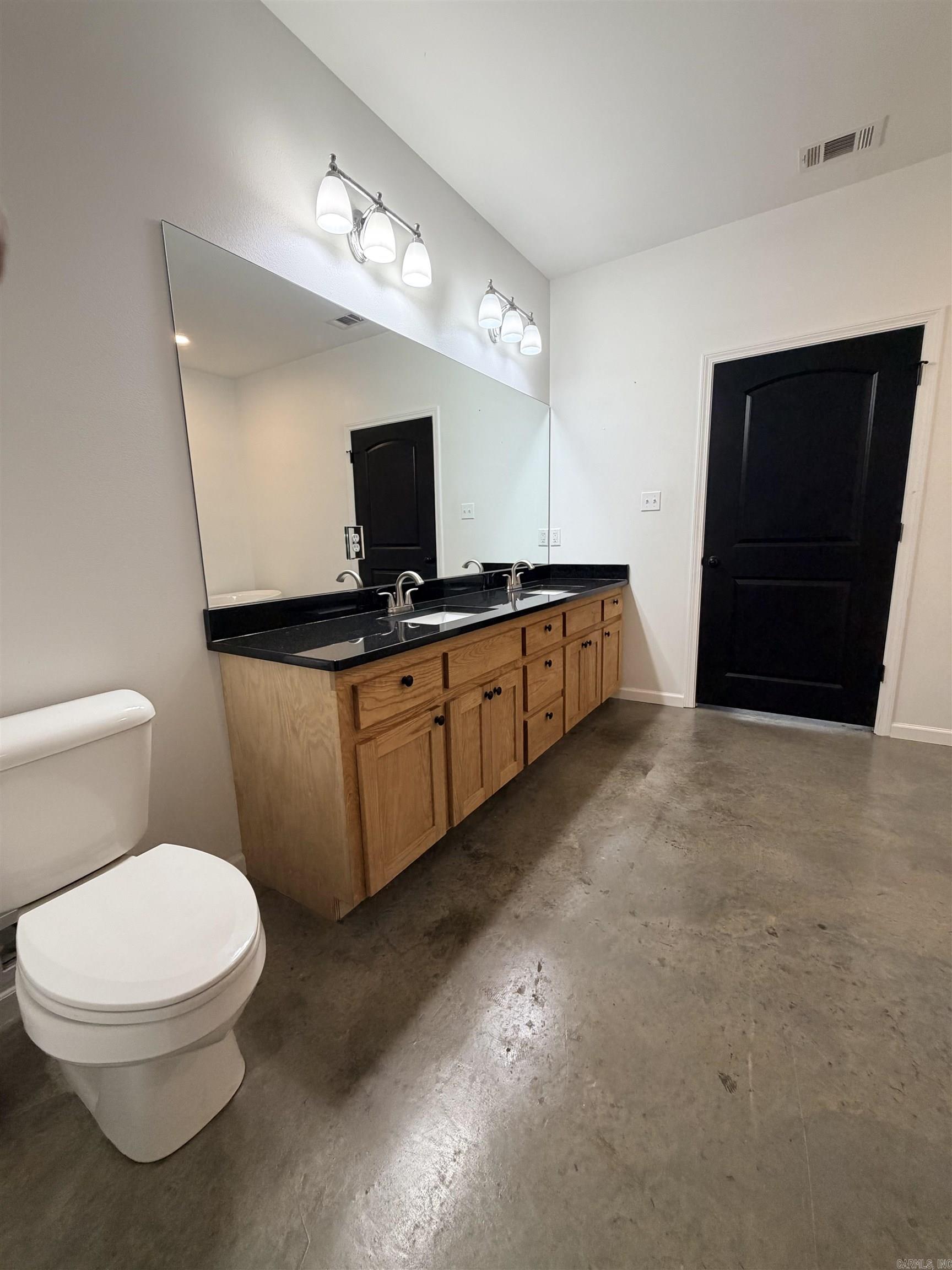 322 E Maple Street Property Photo 9