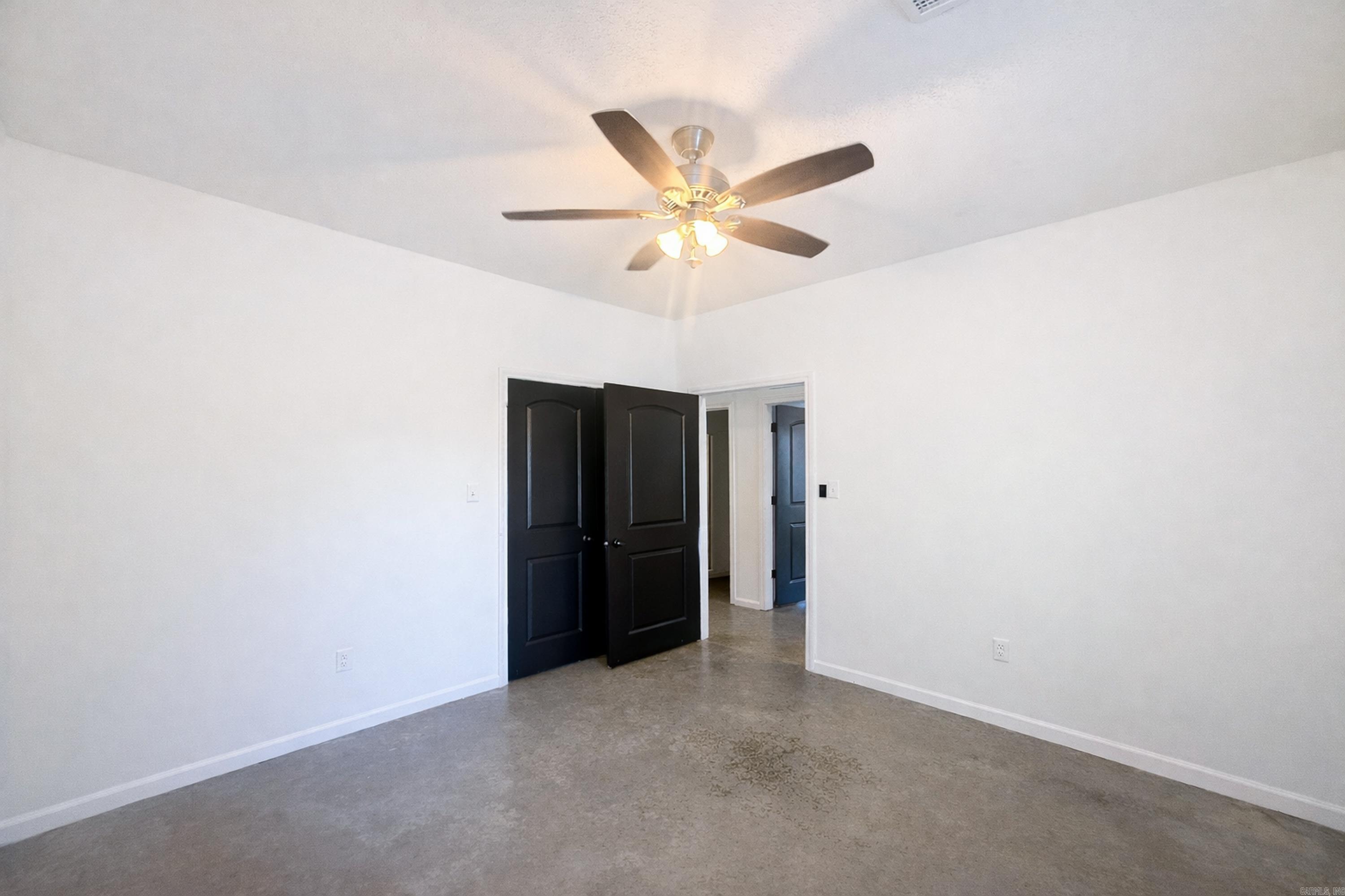 322 E Maple Street Property Photo 10