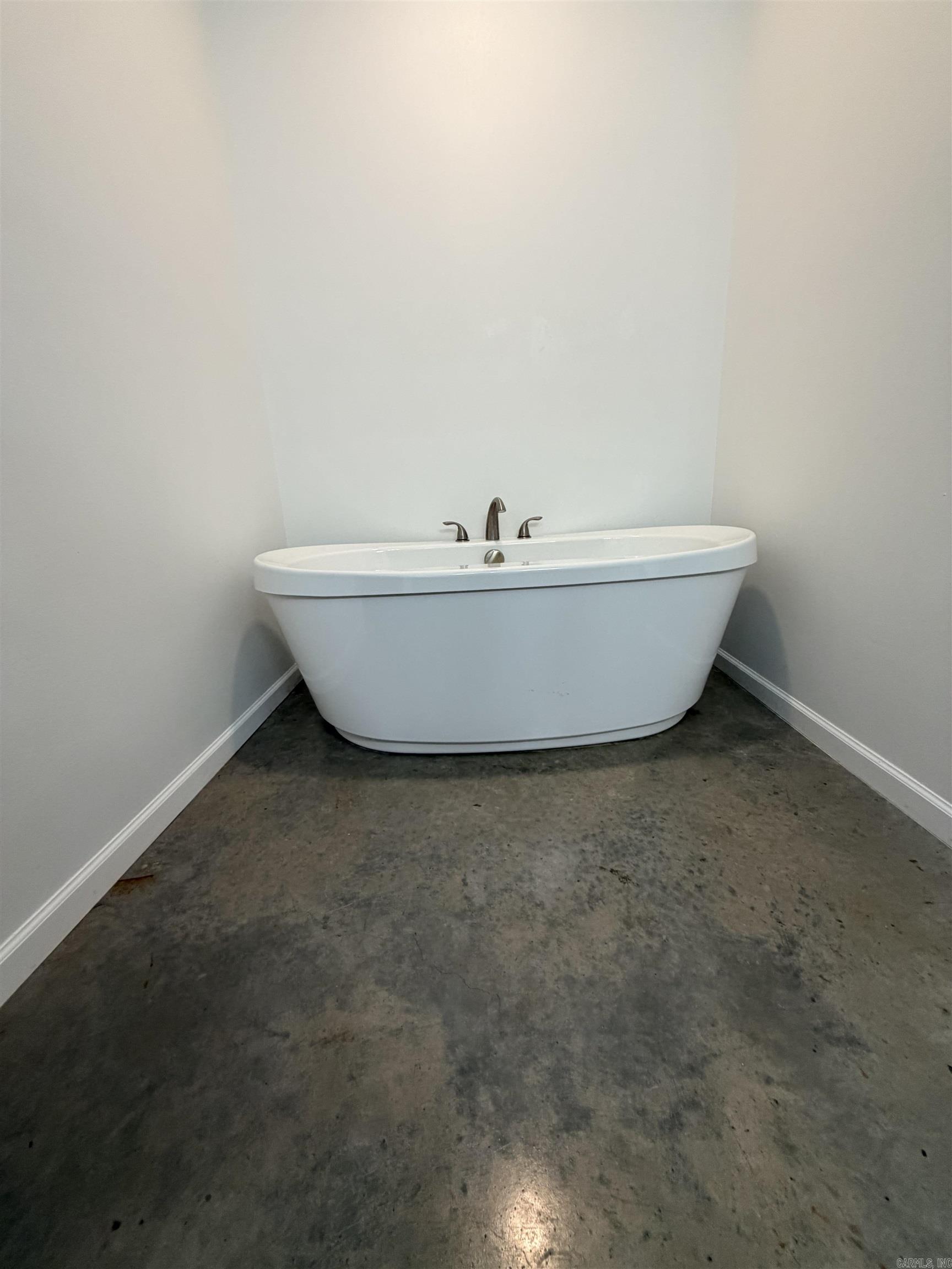 322 E Maple Street Property Photo 12