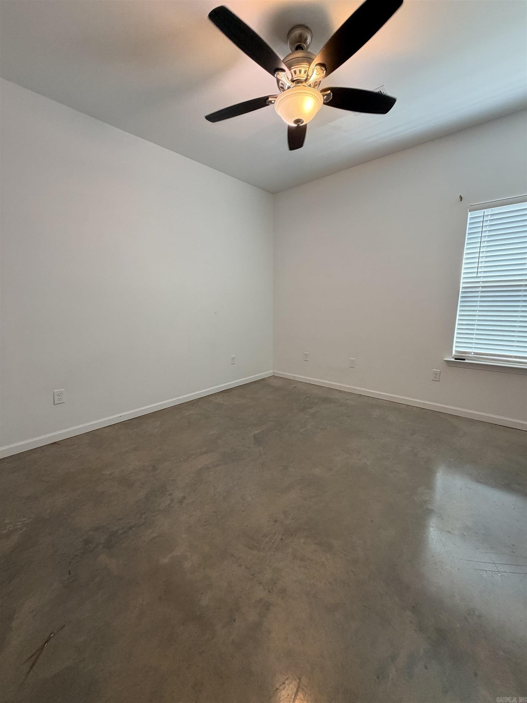 322 E Maple Street Property Photo 18